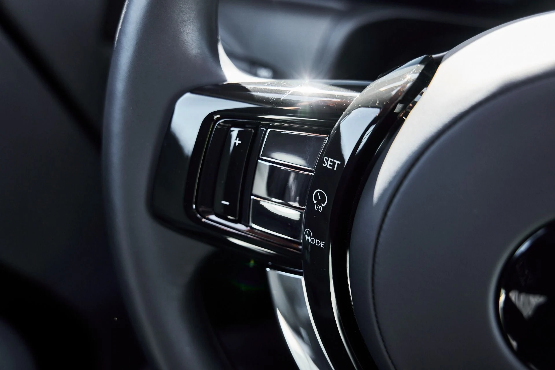 mph056_3305317412_Used_2024_Rolls_Royce_Spectre_Mansory_1776840120_1901630609