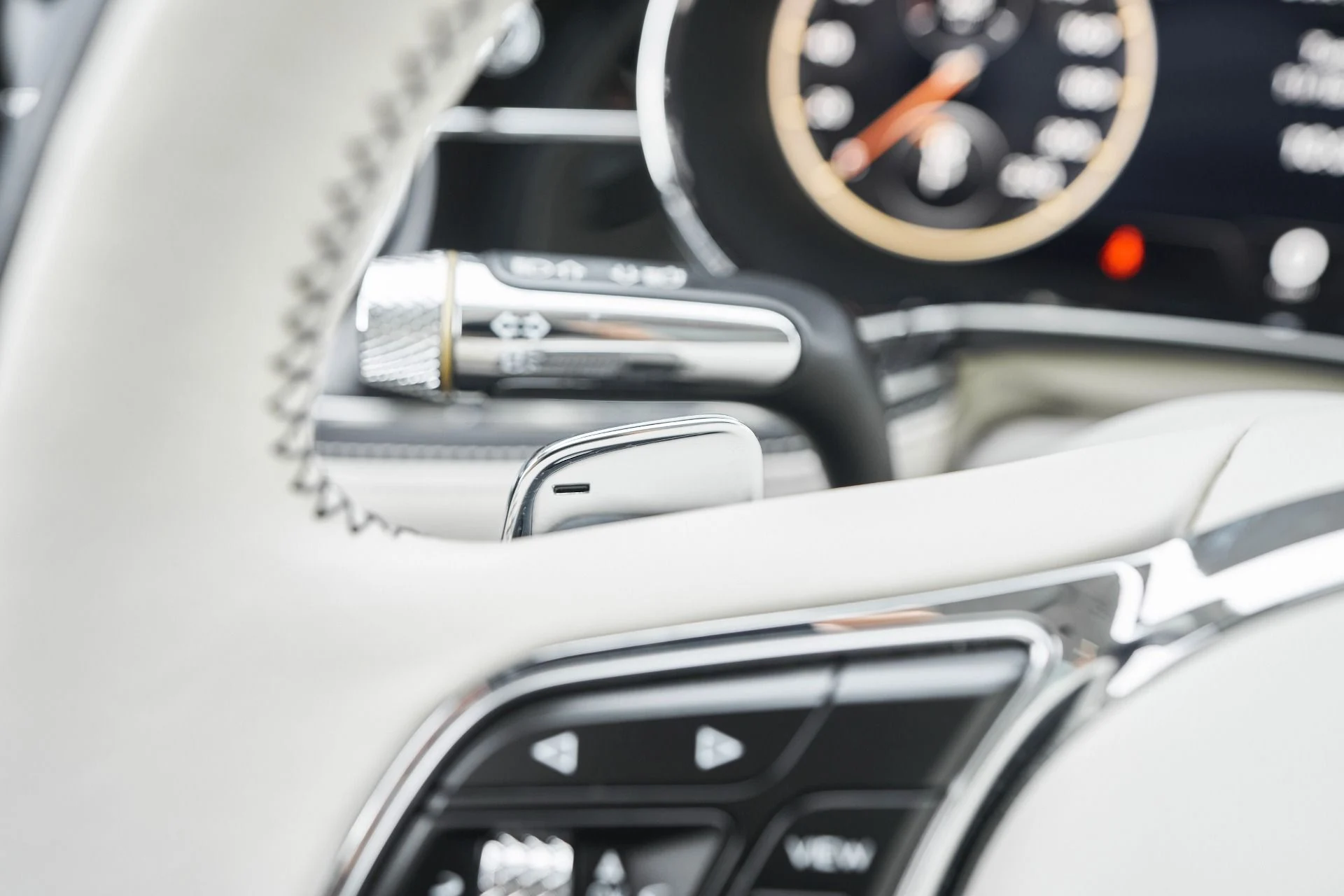 mph056_3332404111_Used_2022_Bentley_Flying_Spur_V8_1763502860_dc3c27f75e