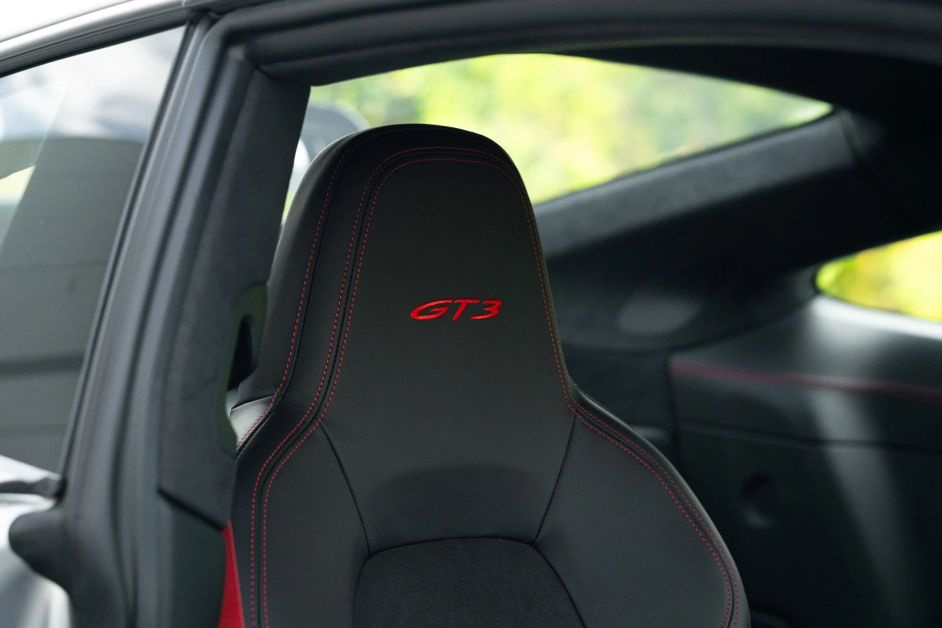 mph056_3344829651_Used_2022_Porsche_911_GT_3_w_Touring_1769199513_89602edadb