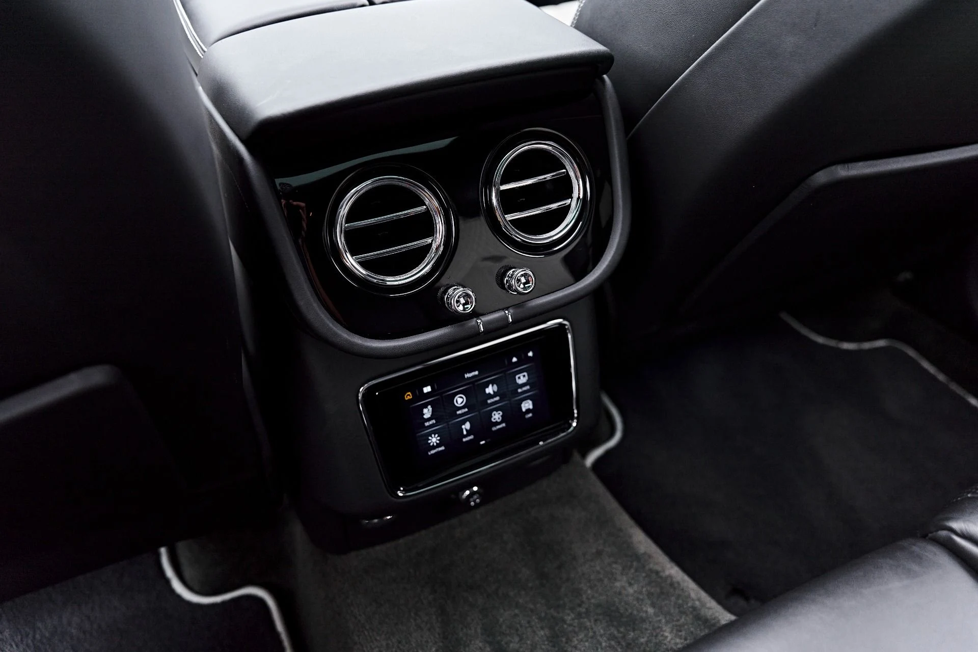 mph056_3353229529_Used_2022_Bentley_Bentayga_V8_1791935777_3d18551412