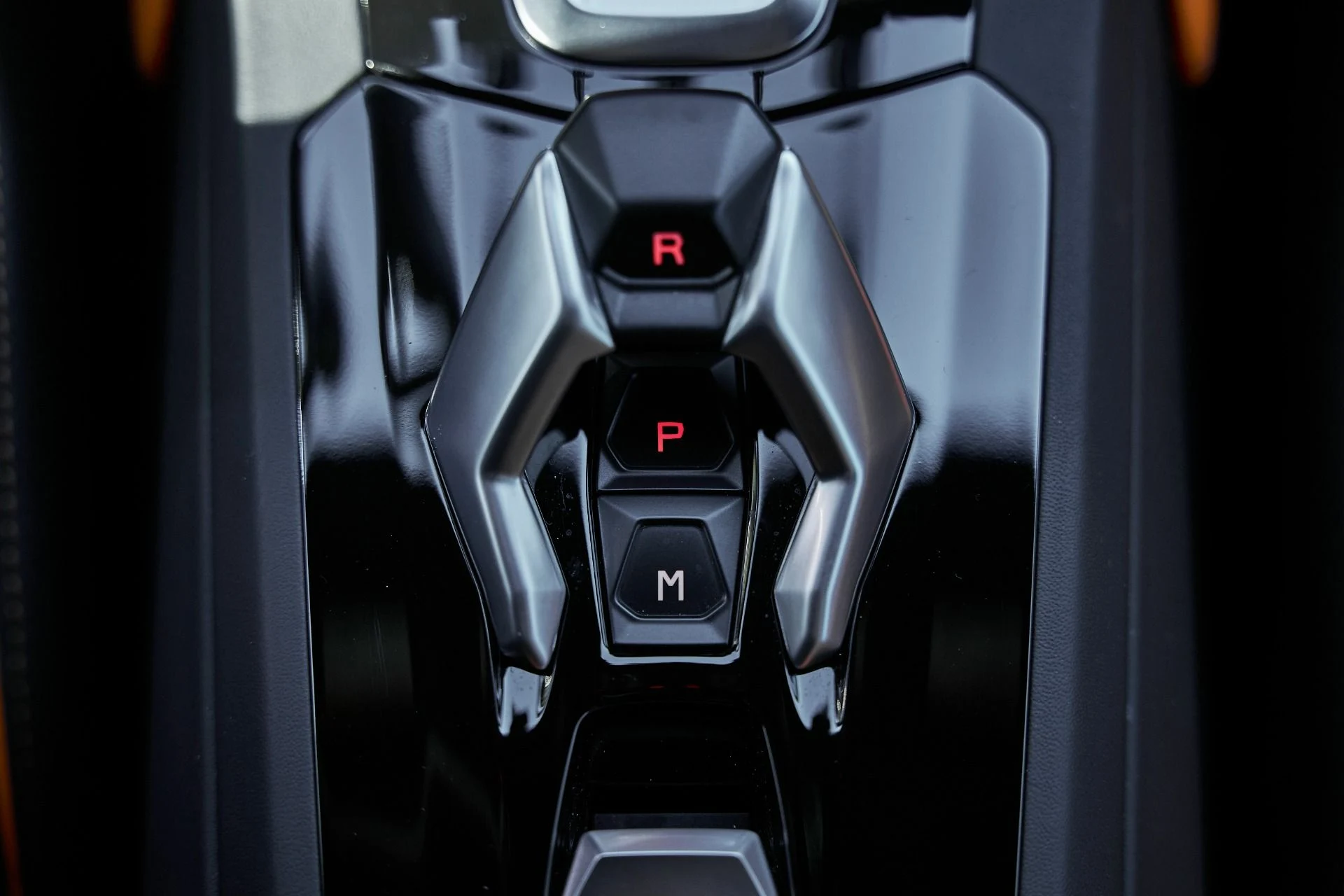 mph056_3355331663_Used_2020_Lamborghini_Huracan_EVO_Base_1766024397_1160e2848a