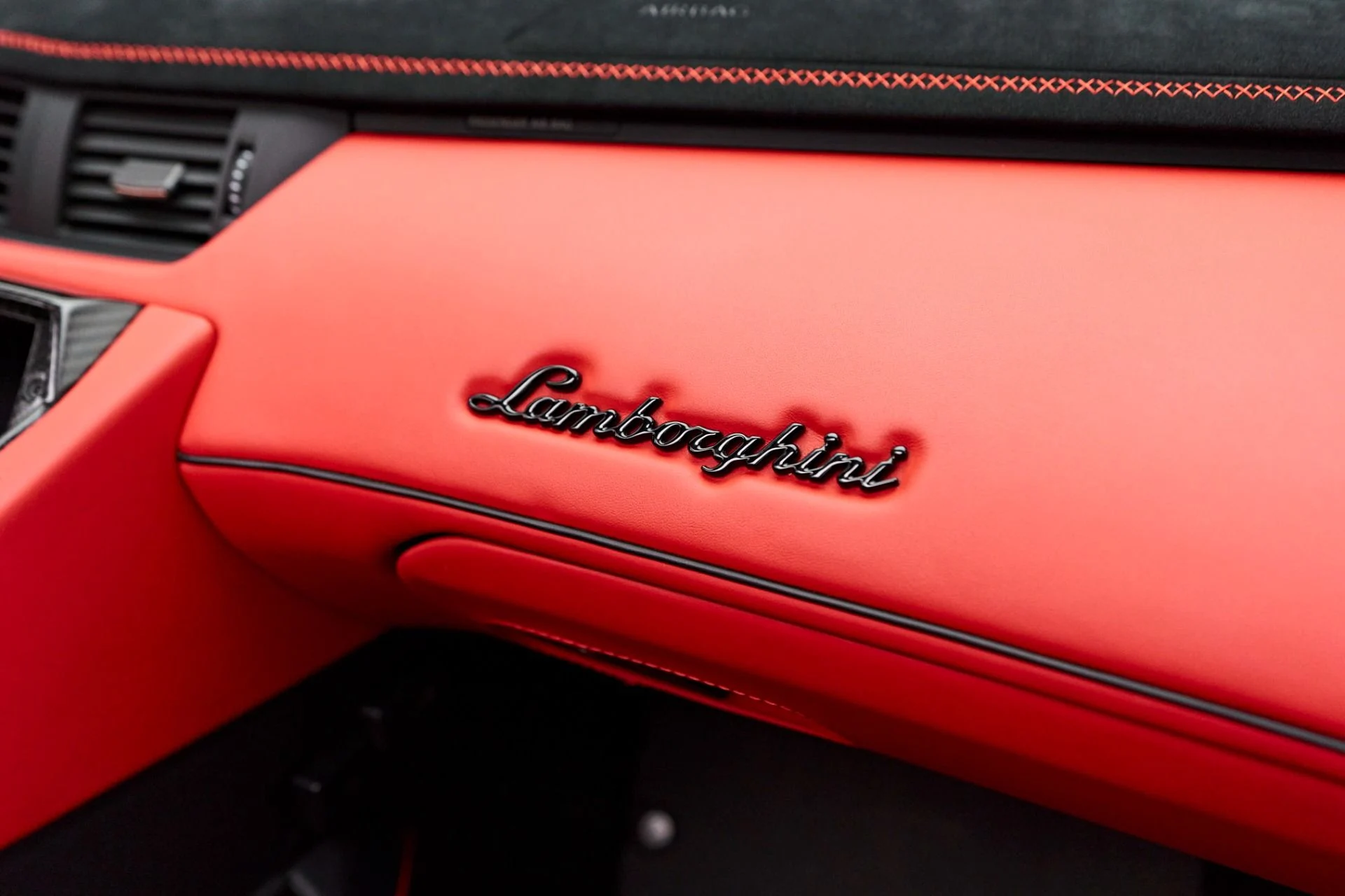 mph056_3356301064_Used_2021_Lamborghini_Aventador_SVJ_Base_1722739728_5165dc4ec9