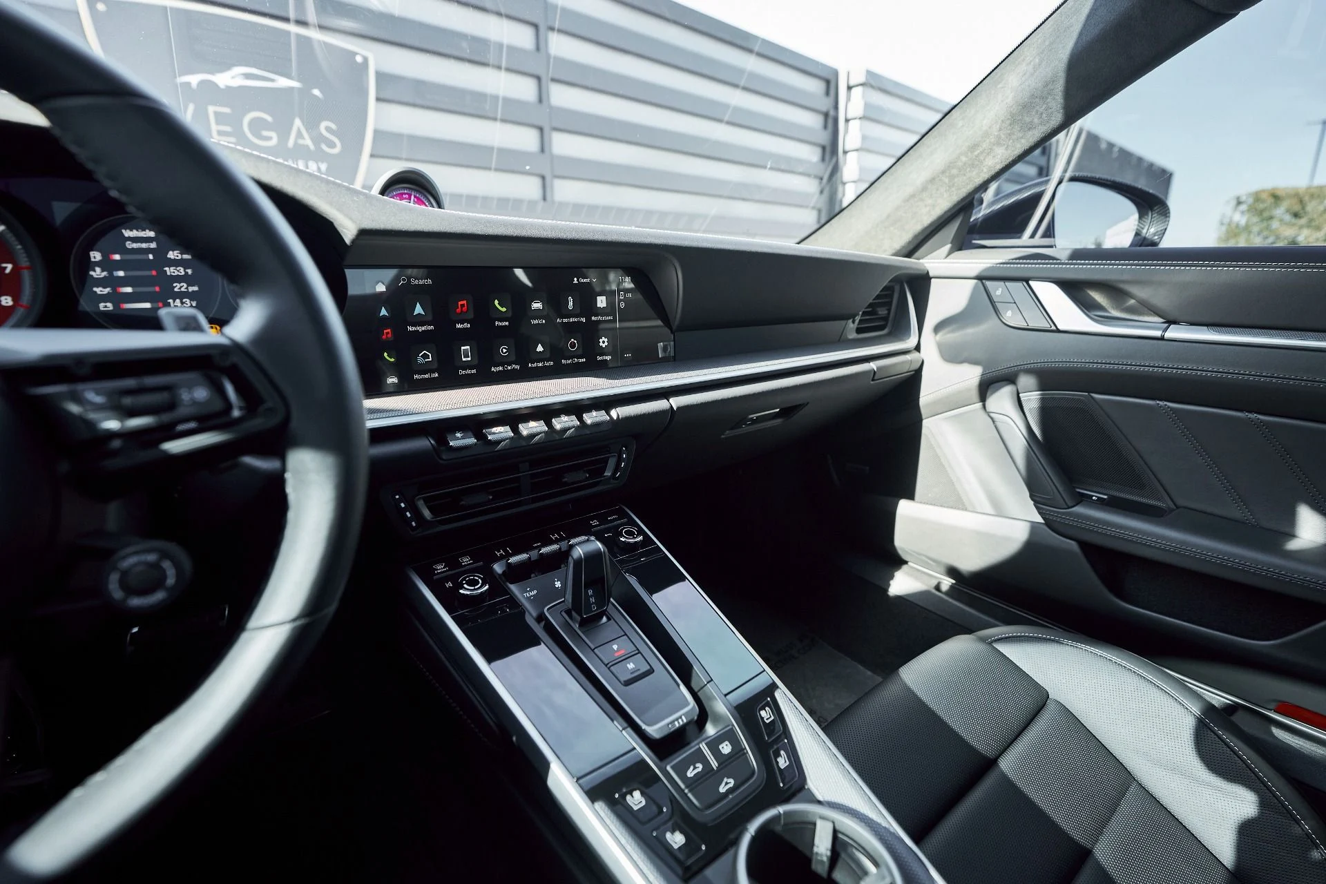 mph056_3390739016_Used_2024_Porsche_911_Turbo_1765332501_12f8d01fa8