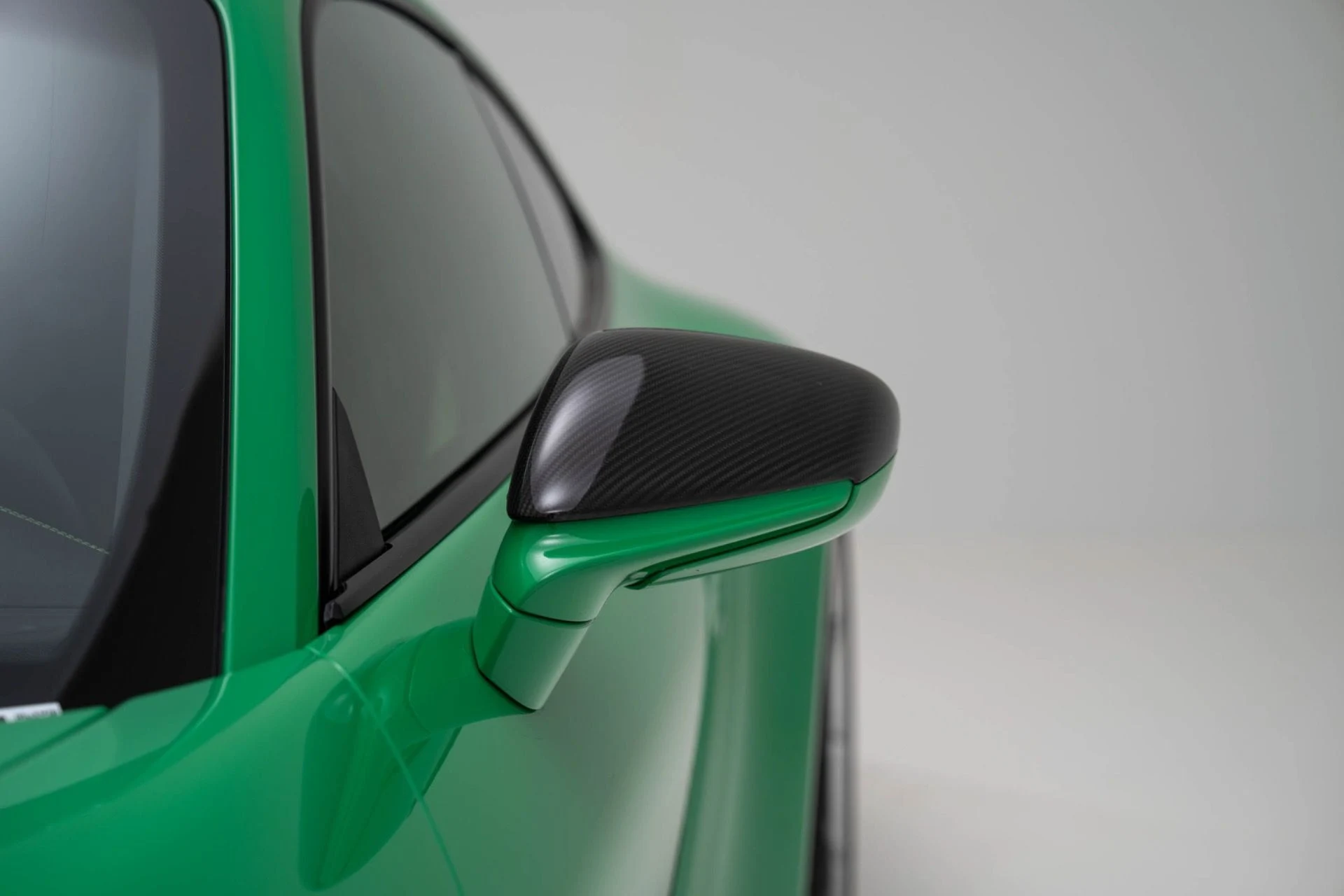 mph056_3418508332_Used_2022_Porsche_911_GT_3_Touring_1775584406_4f0f0bb67e