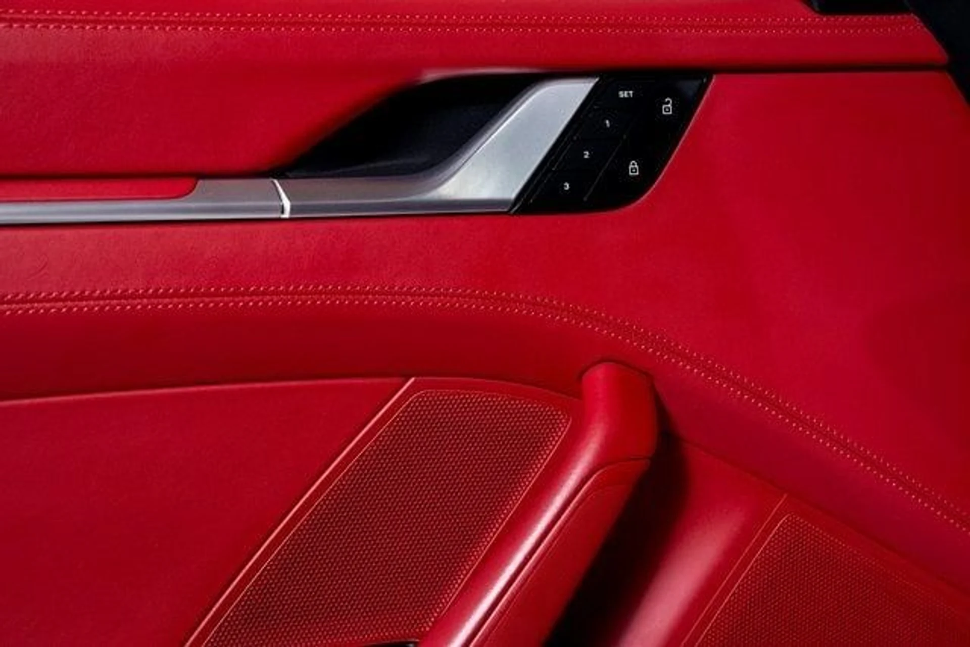 mph056_3423402395_f40b115743577c2750fa8c337994ff92x_ab01716617