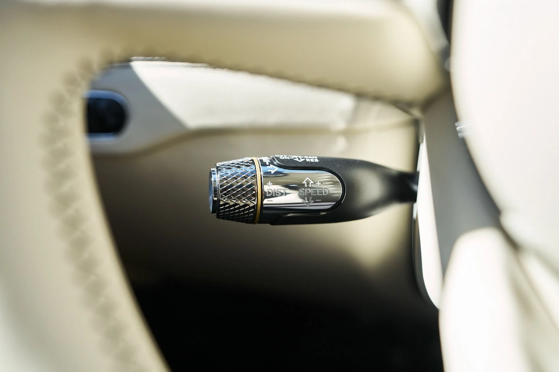 mph056_3473073759_Used_2024_Bentley_Flying_Spur_Mulliner_W12_1760650694_e9e3606f5b