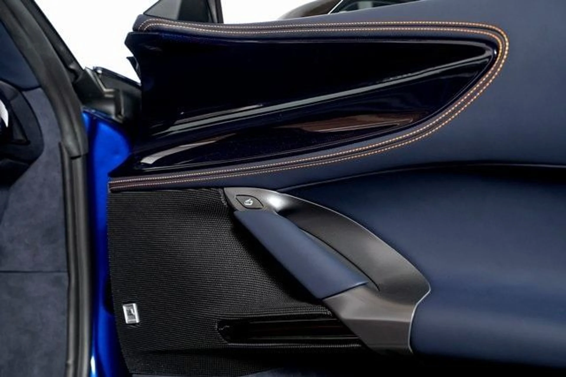 mph056_3483557872_55afabd508e04a91dfbd60959e7fec39x_aaa7db1ddb