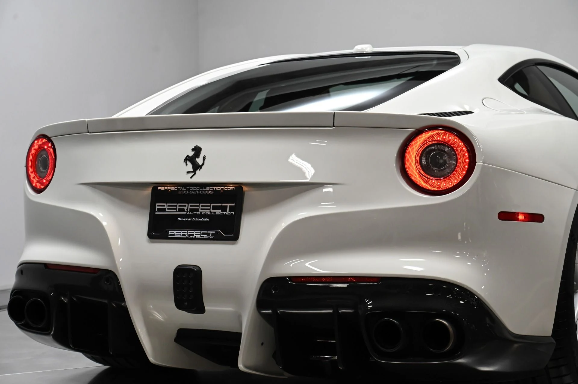 mph056_3549000905_Used_2015_Ferrari_F12_Berlinetta_1770858306_cfc80d436a