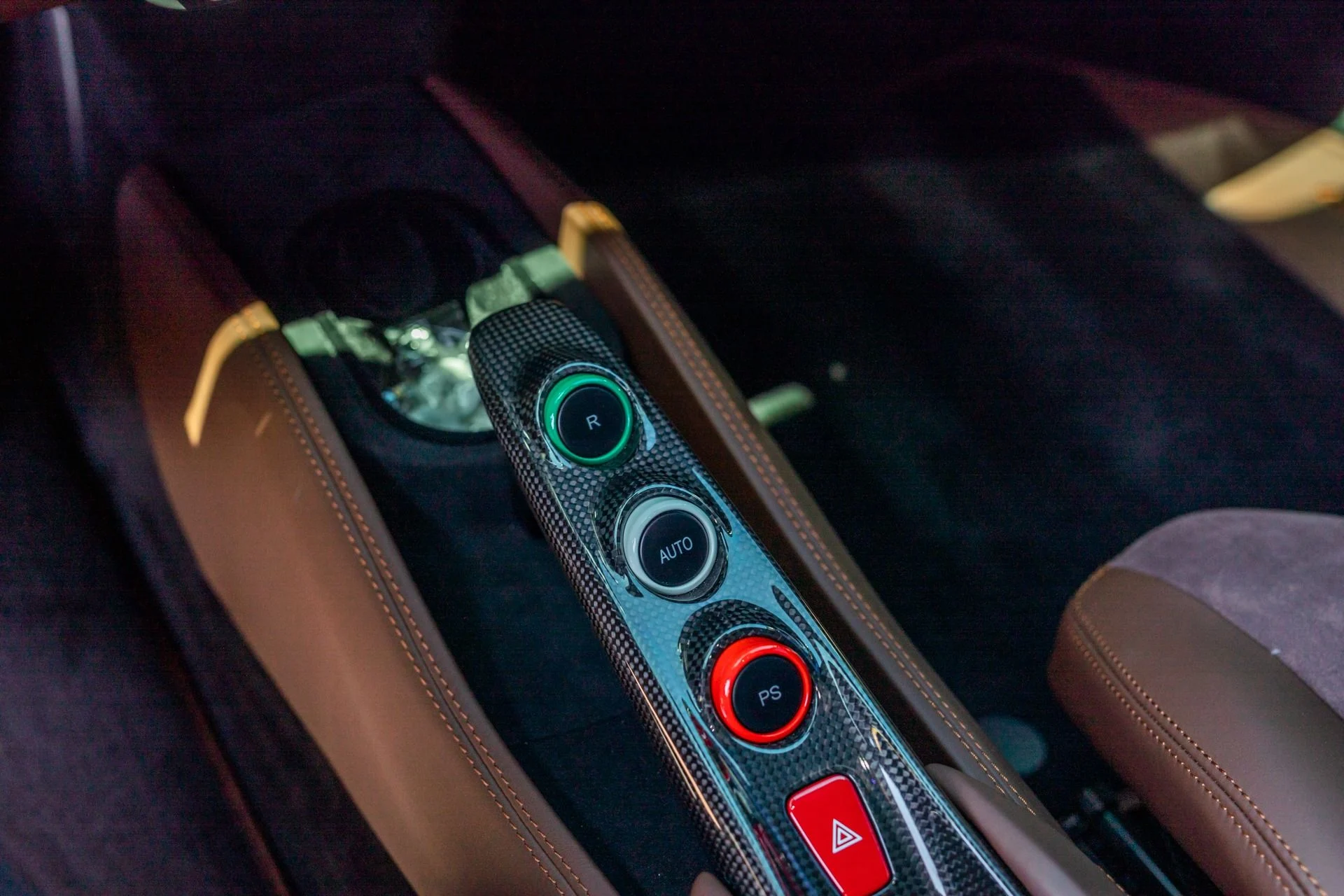 mph056_3617594706_Used_2022_Ferrari_F8_Tributo_1744415631_f7f1013ed4