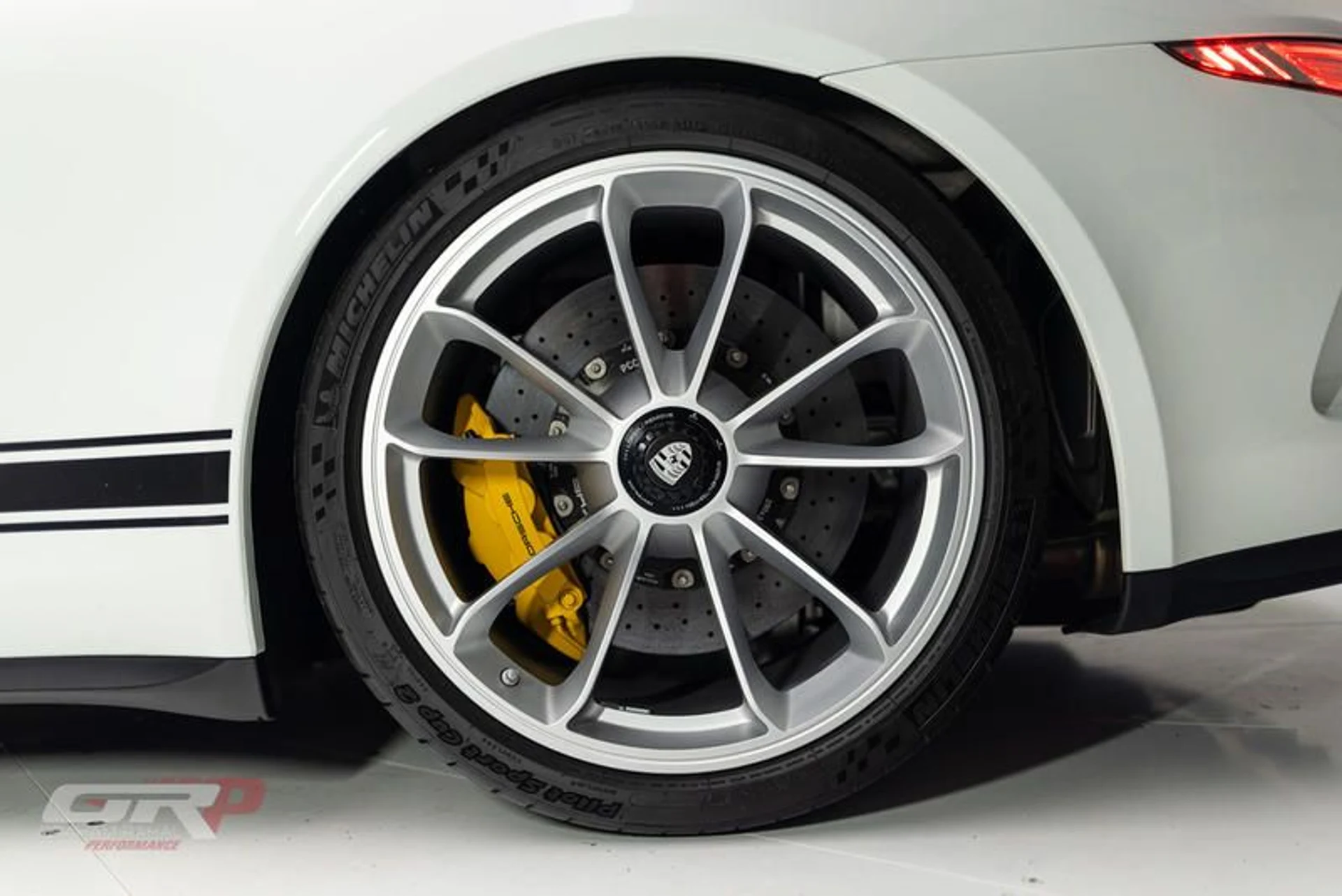 mph056_3618878844_F4_B00068_7204_409_B_8_C87_AA_862_BD_52_A3_A_8f9c62d540