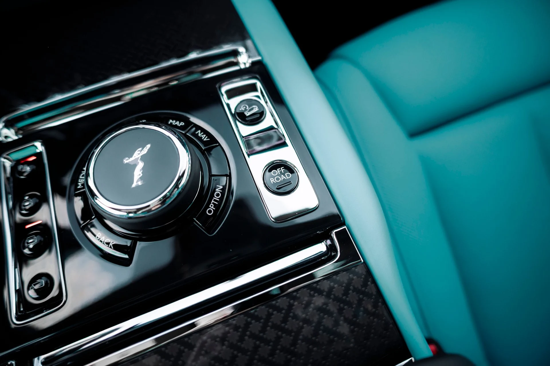 mph056_3647696788_f4a163c108f34e8cbc4f3a8eacf635fb_a3582b86e4