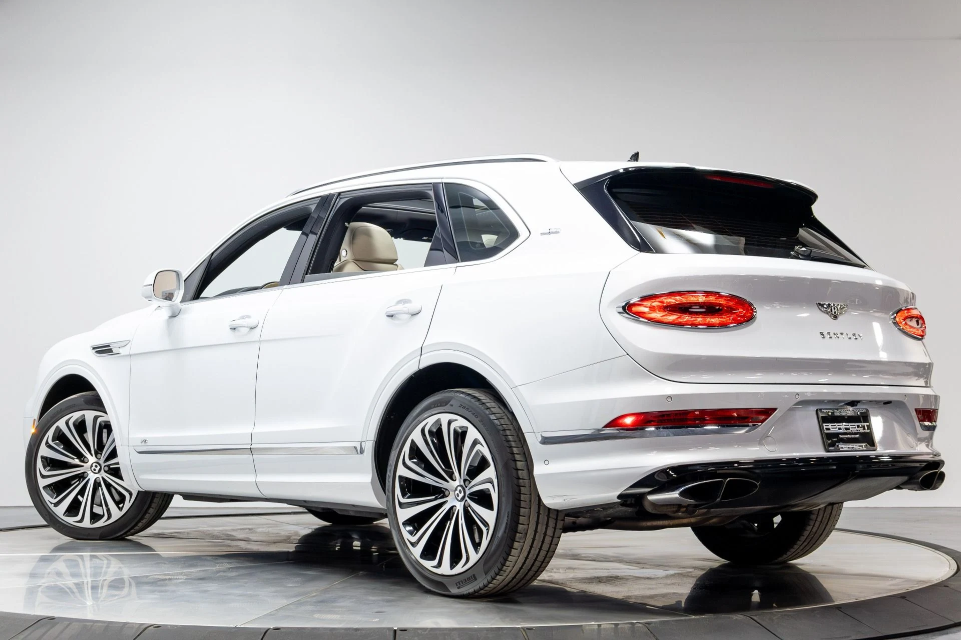 mph056_3678612684_Used_2021_Bentley_Bentayga_V8_First_Edition_1774291657_b1e4753bdc