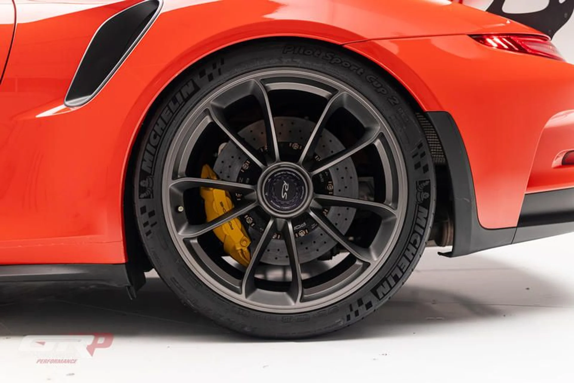 mph056_3697692714_7_AA_3890_E_55_C5_450_B_9302_B700_B009_F275_9435b46438