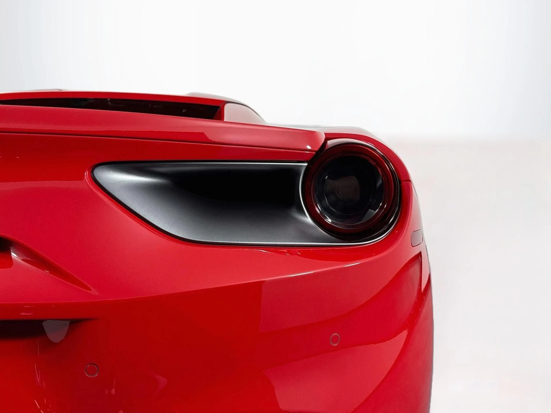 mph056_3724766416_Used_2019_Ferrari_488_Spider_1787009360_bd0ced34c4