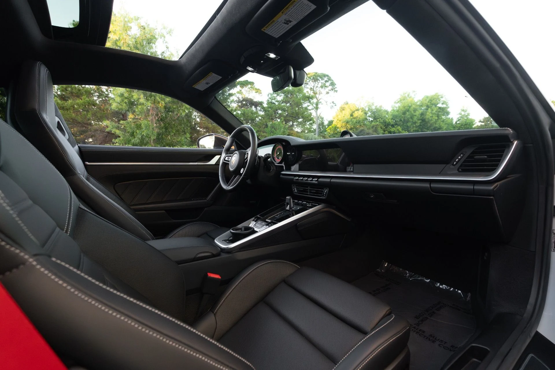 mph056_3780823448_Used_2024_Porsche_911_Turbo_1762281596_1411a76fc2