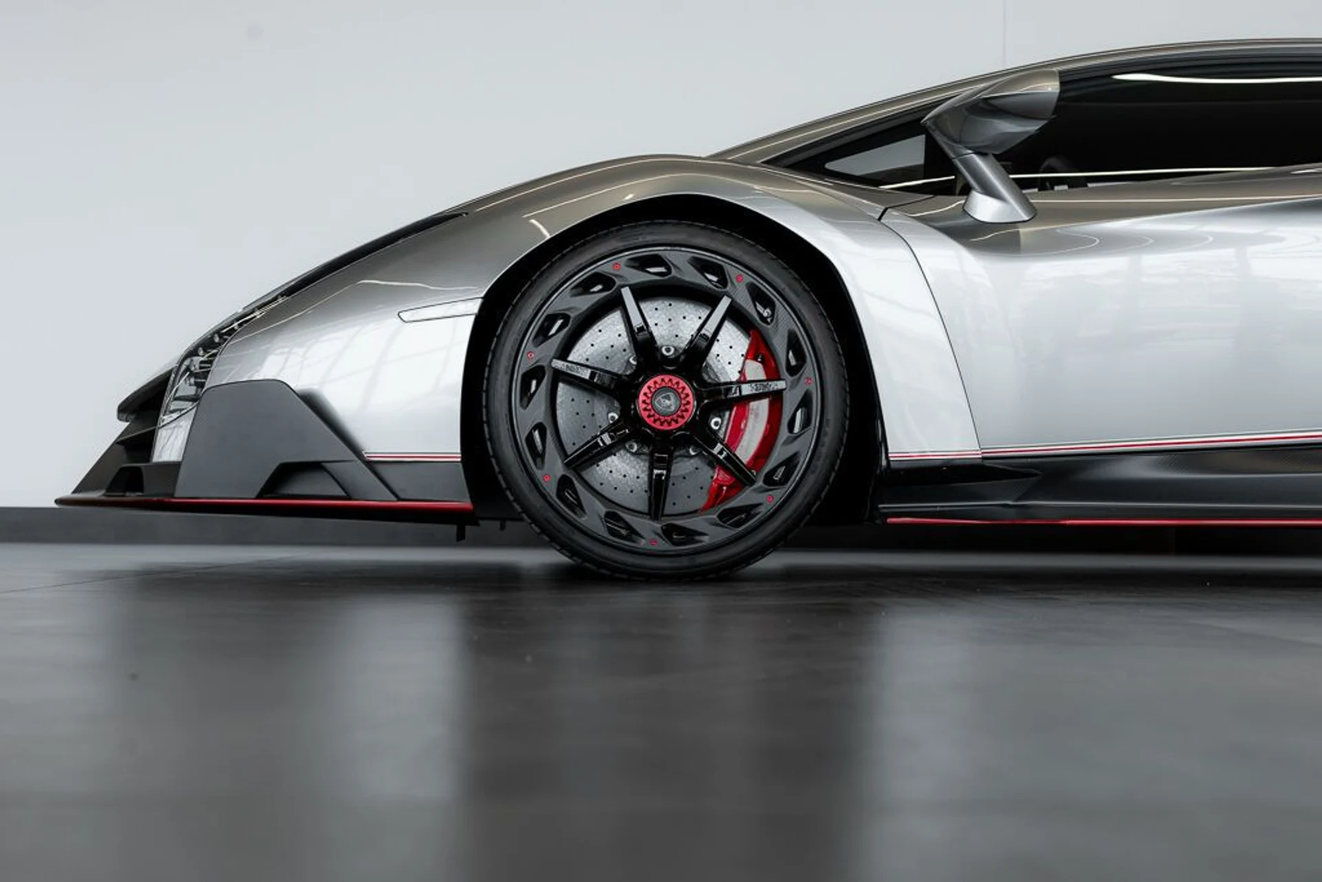 mph056_3793277320_lamborghini_veneno_2014_jpg_v_1779988126_77499650c3