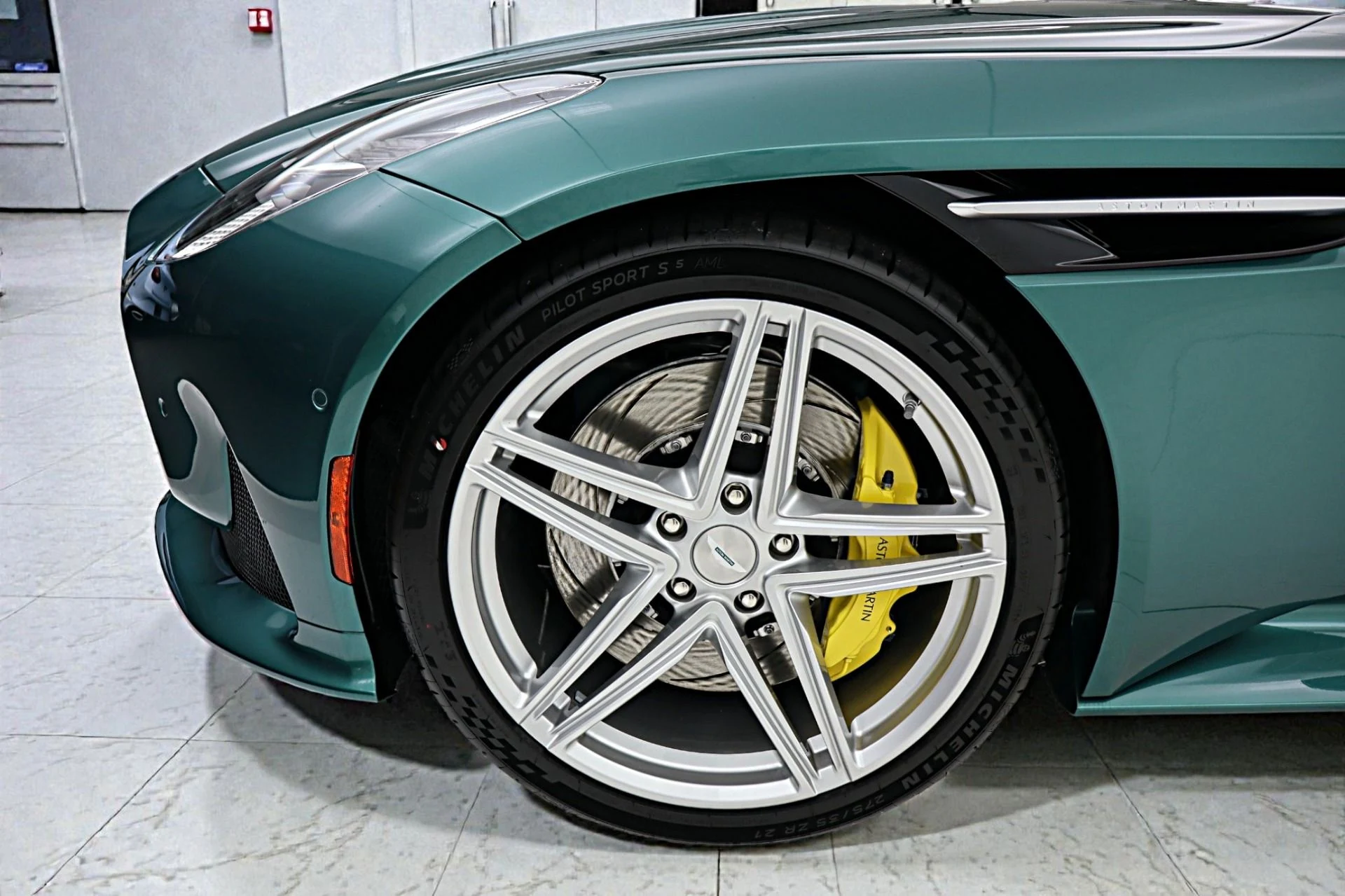 mph056_3794647899_New_2026_Aston_Martin_DB_12_Volante_434a55846b