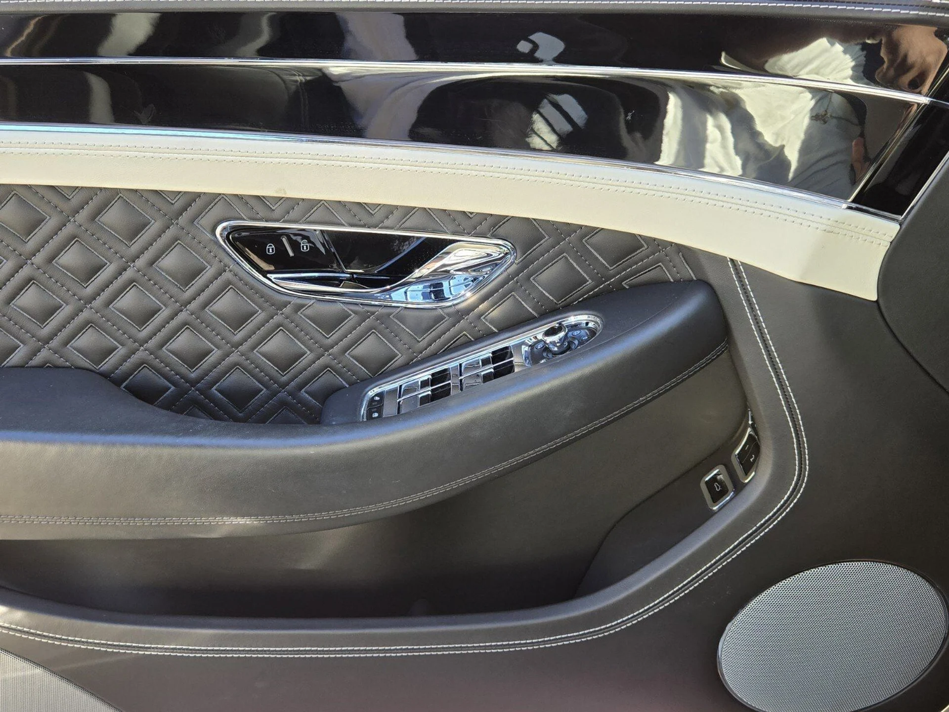 mph056_3815432523_29feb339dcb34beafa928def9c5b65e0x_a218fa5244