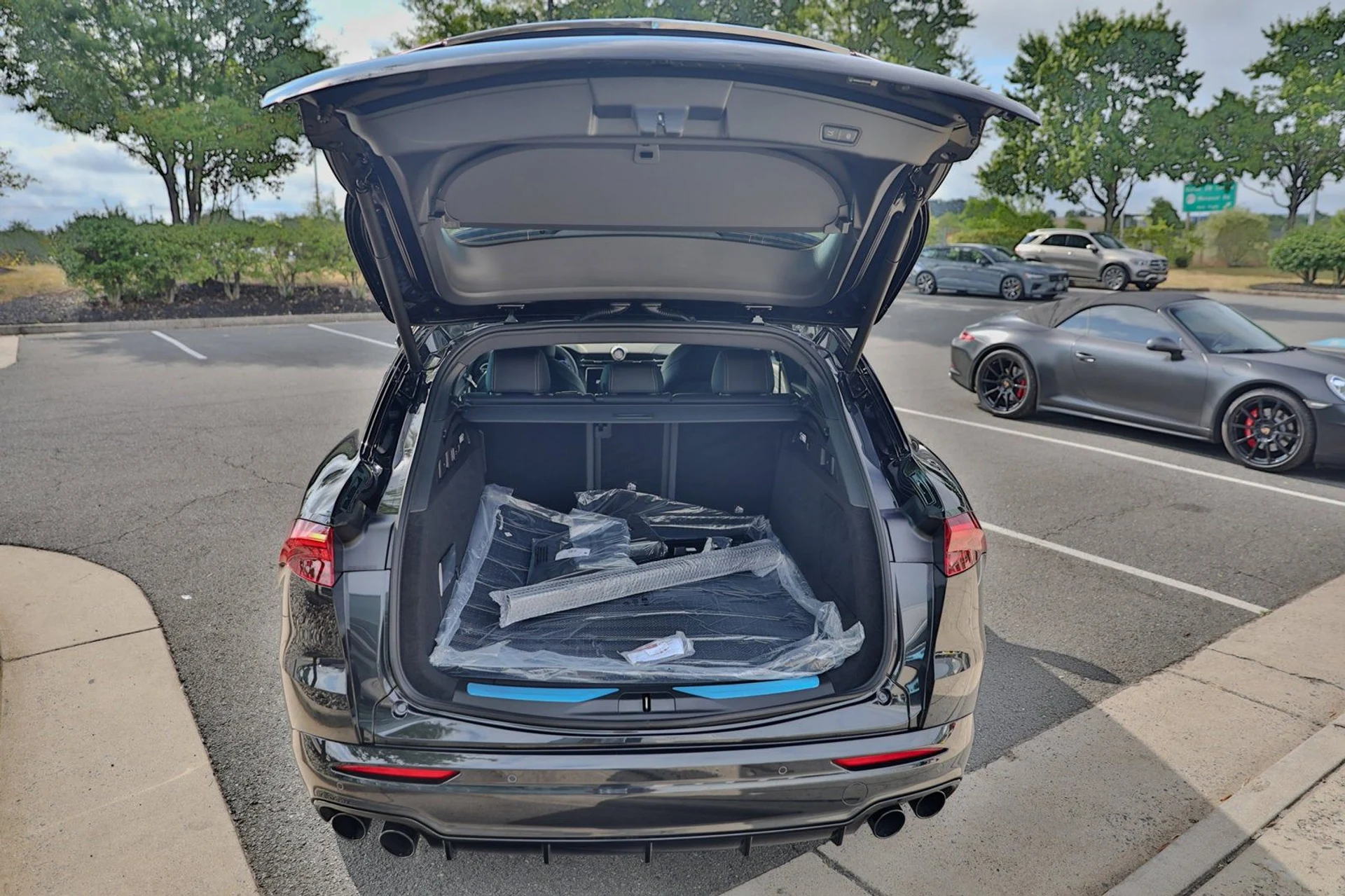 mph056_3816404451_0aa97343b7b445e09949729817ea5e68_1897160c32