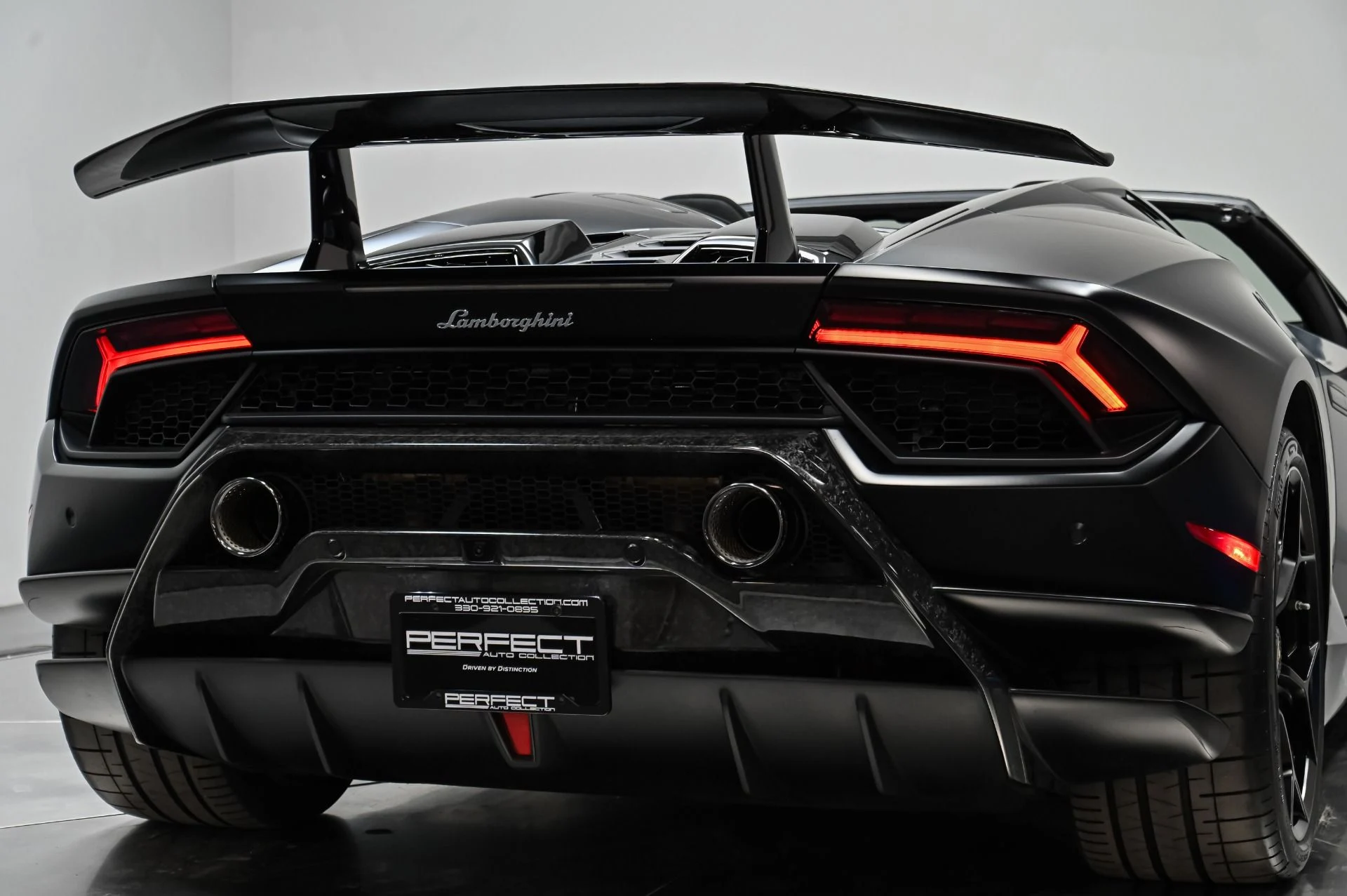mph056_3822425083_Used_2019_Lamborghini_Huracan_Performante_1756916743_600e042962