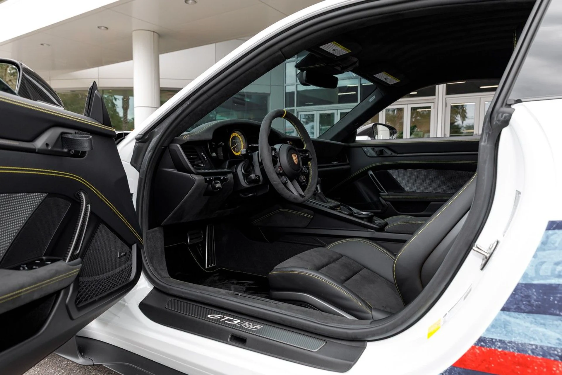 mph056_3843809804_645_p61_l_1f96c91f07