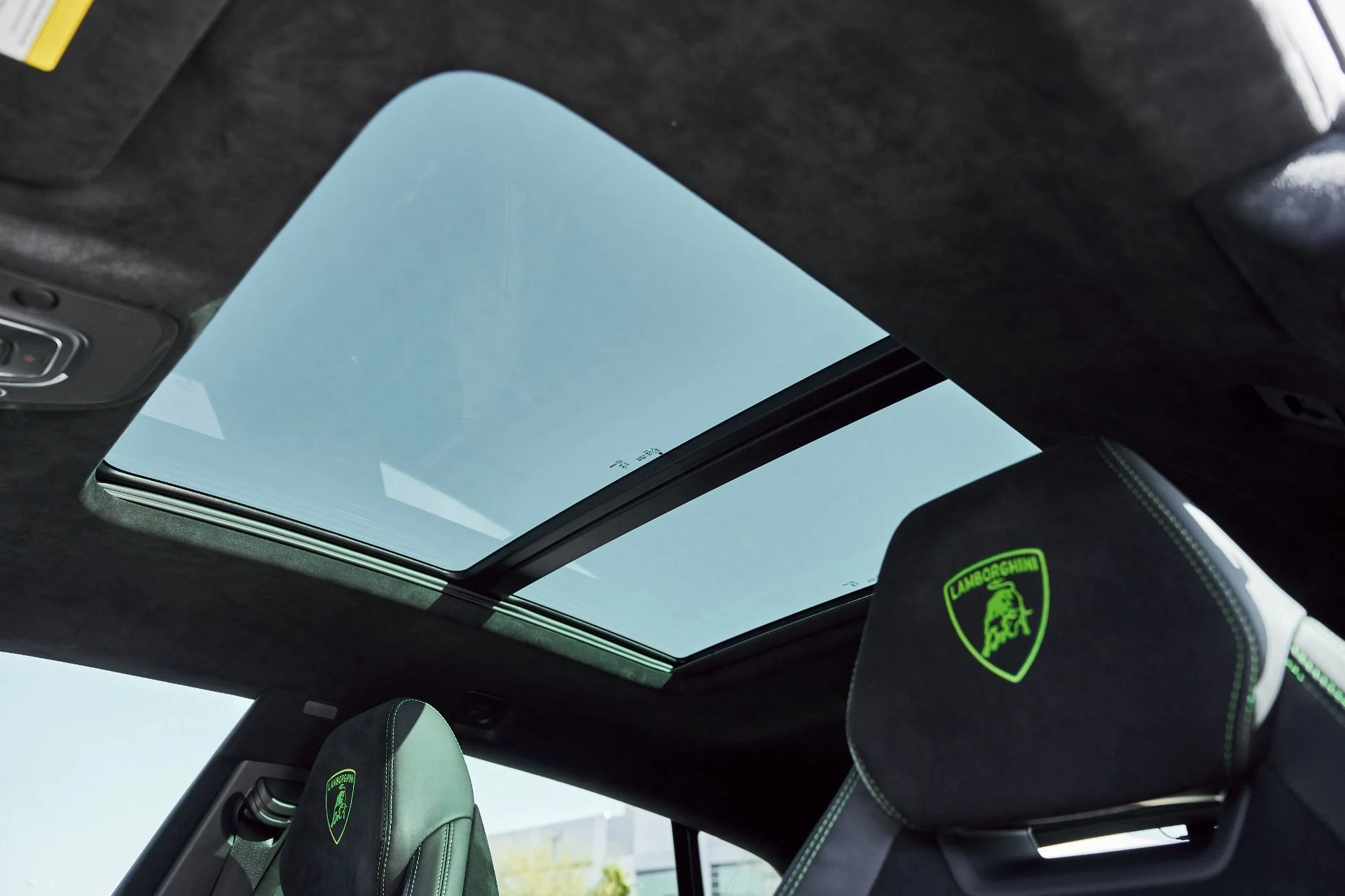 mph056_3846672042_Used_2024_Lamborghini_Urus_Performante_1770171905_4d7a9ec985