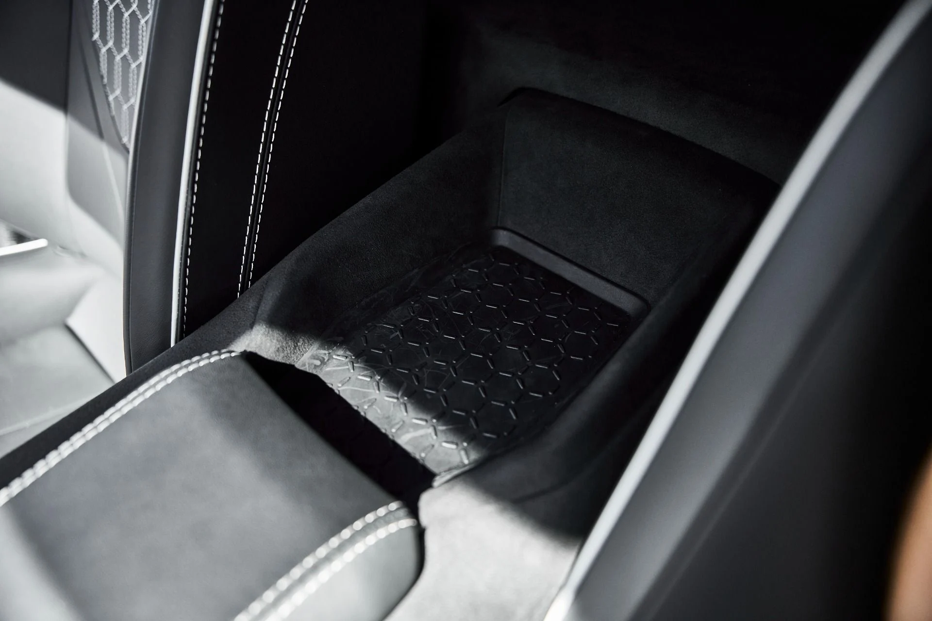 mph056_3857616998_Used_2026_Lamborghini_Revuelto_Base_1777078441_df45bd4f2c