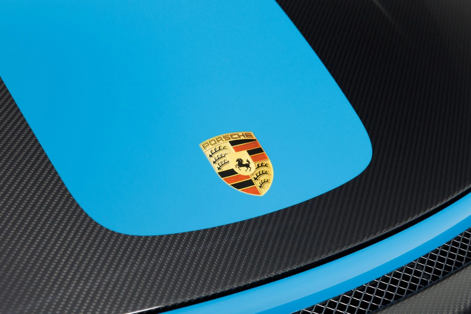 mph056_3860699478_Used_2018_Porsche_911_GT_2_RS_1783631648_4482523dc0