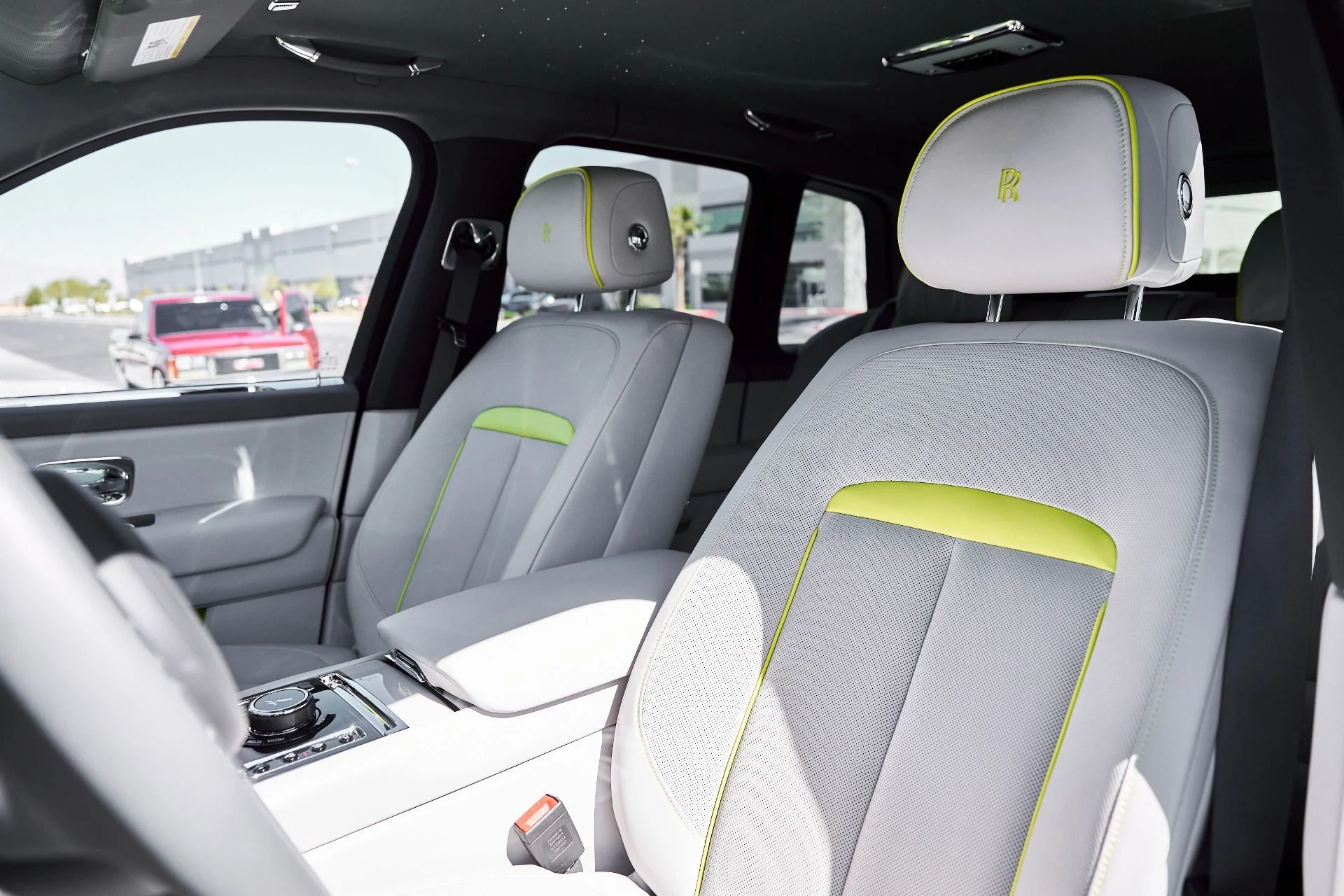 mph056_3877617908_Used_2024_Rolls_Royce_Cullinan_Base_1773162646_a39c3da87d