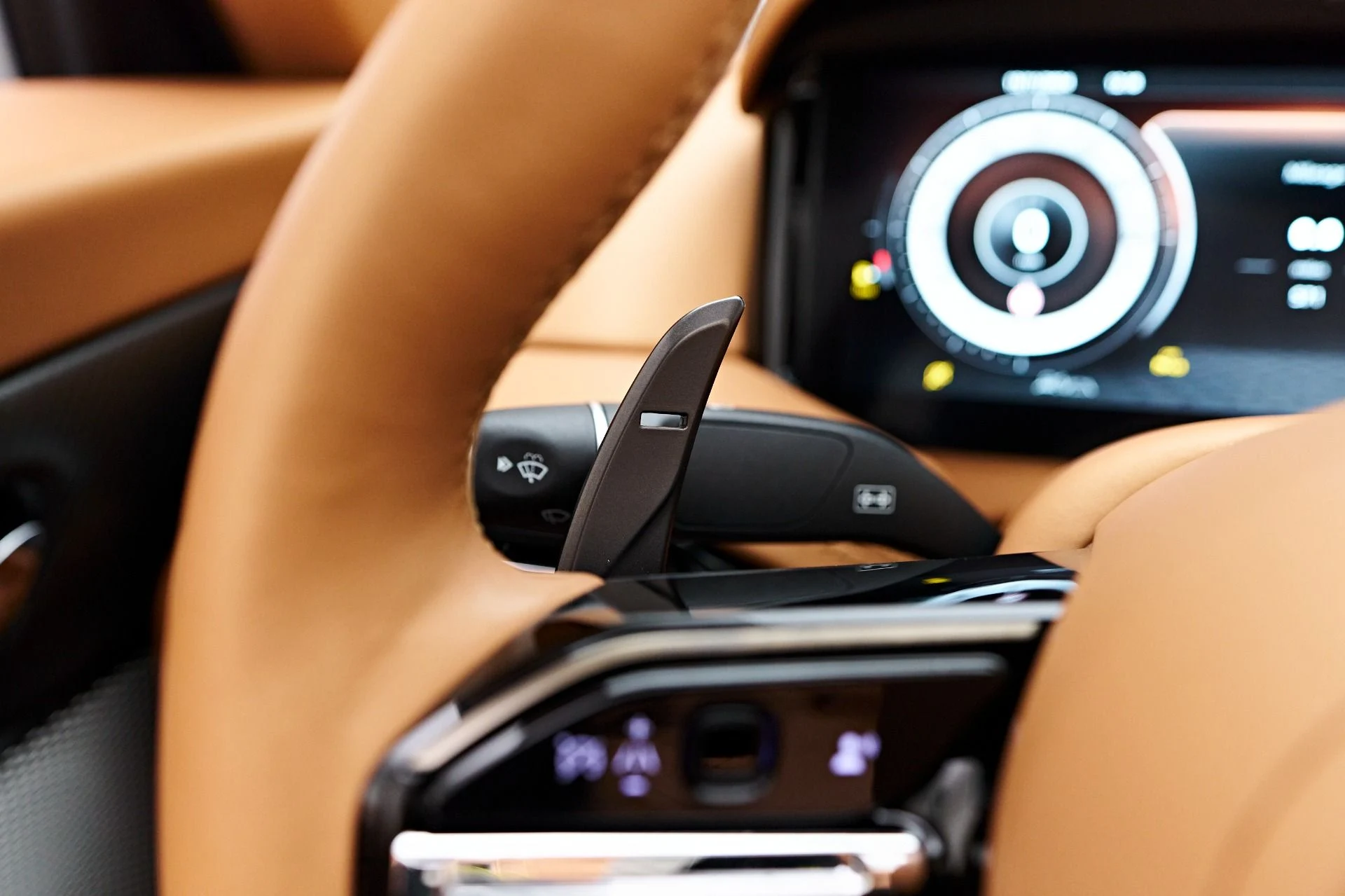 mph056_3891477056_Used_2024_Aston_Martin_DB_12_Volante_1731606794_aa003cc4b6