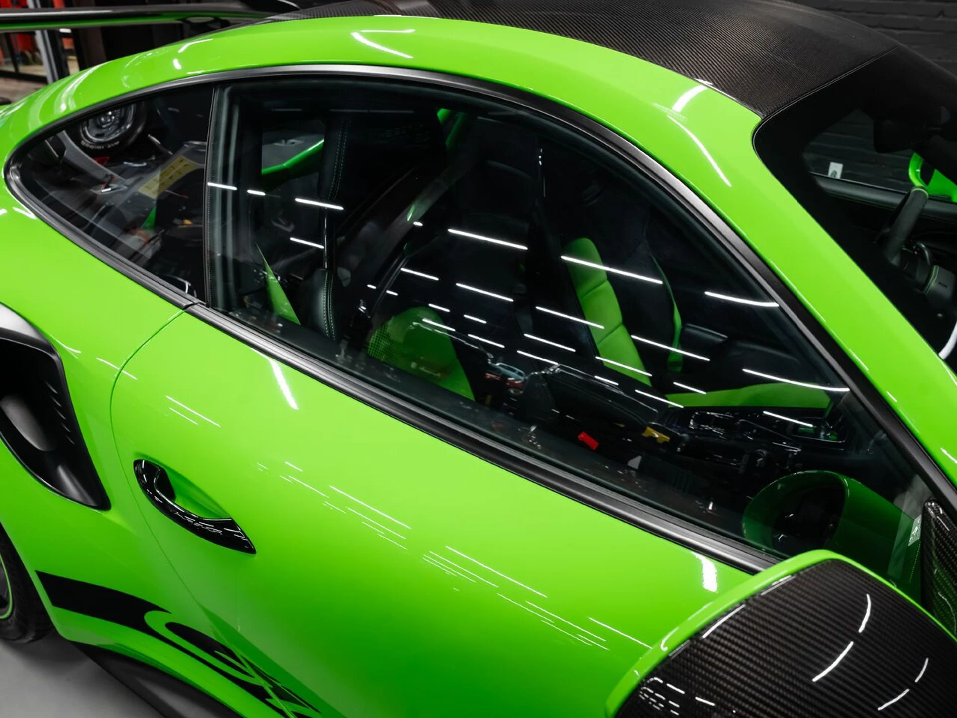 mph056_3936370857_porsche_911_2019_35871a8cf5