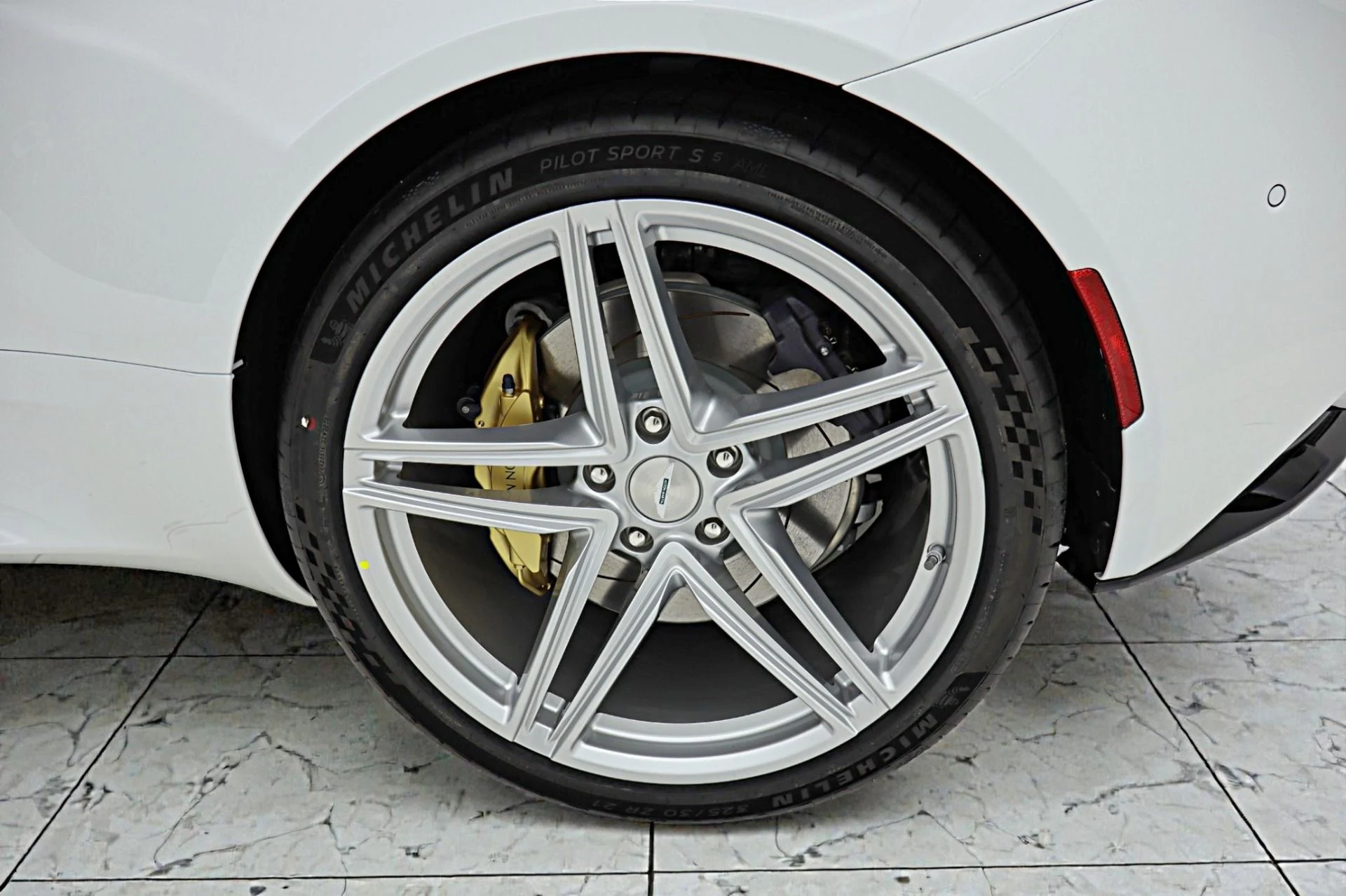 mph056_3948658297_New_2026_Aston_Martin_DB_12_Volante_f361a8bf00