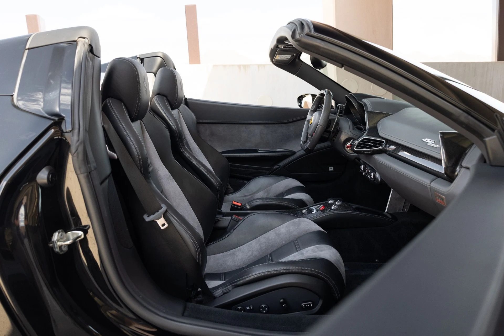 mph056_3953883368_Used_2012_Ferrari_458_Spider_1788476074_5d11f4ead9