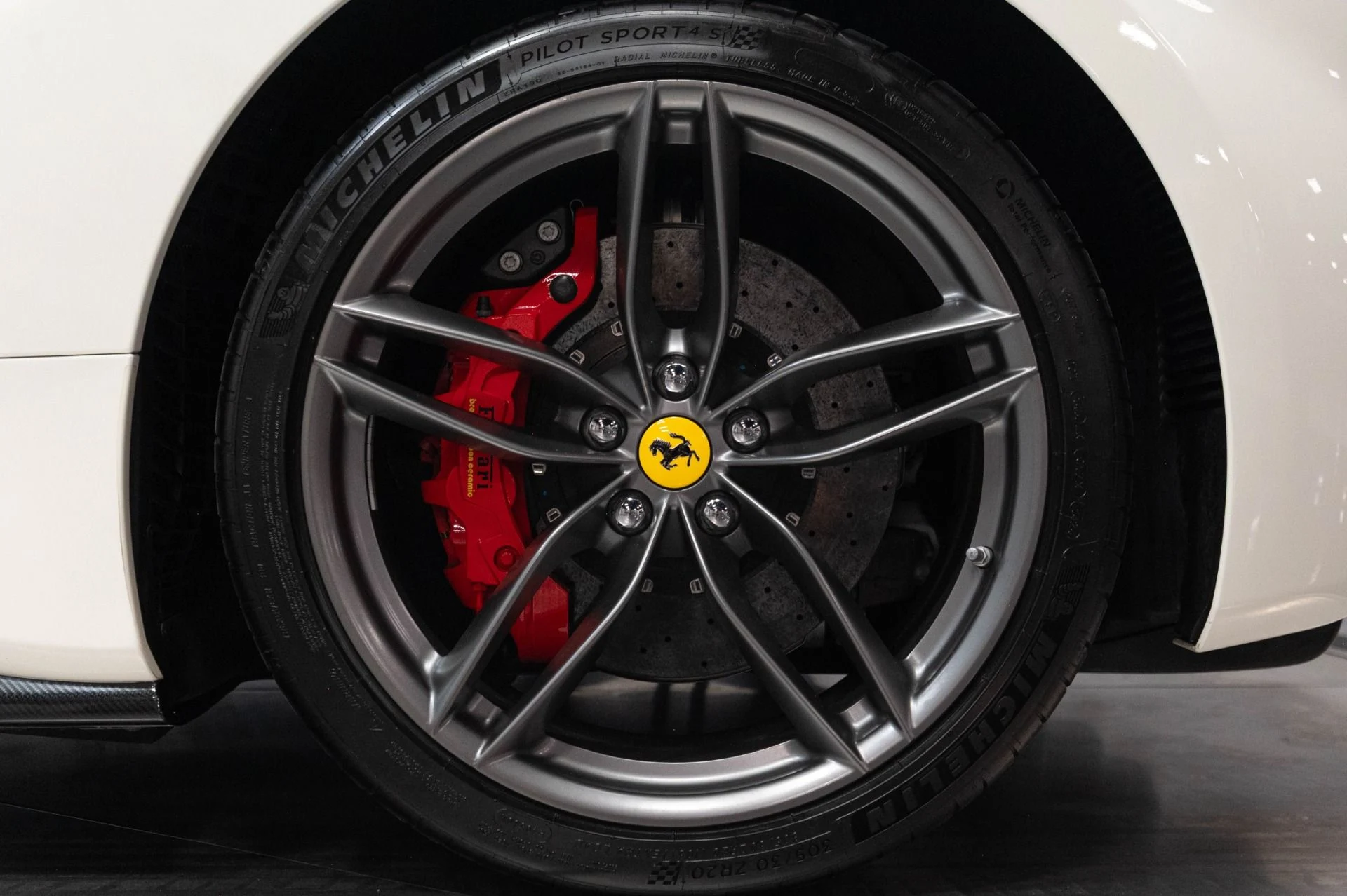 mph056_39749977_Used_2016_Ferrari_488_GTB_1783363377_83243c2803