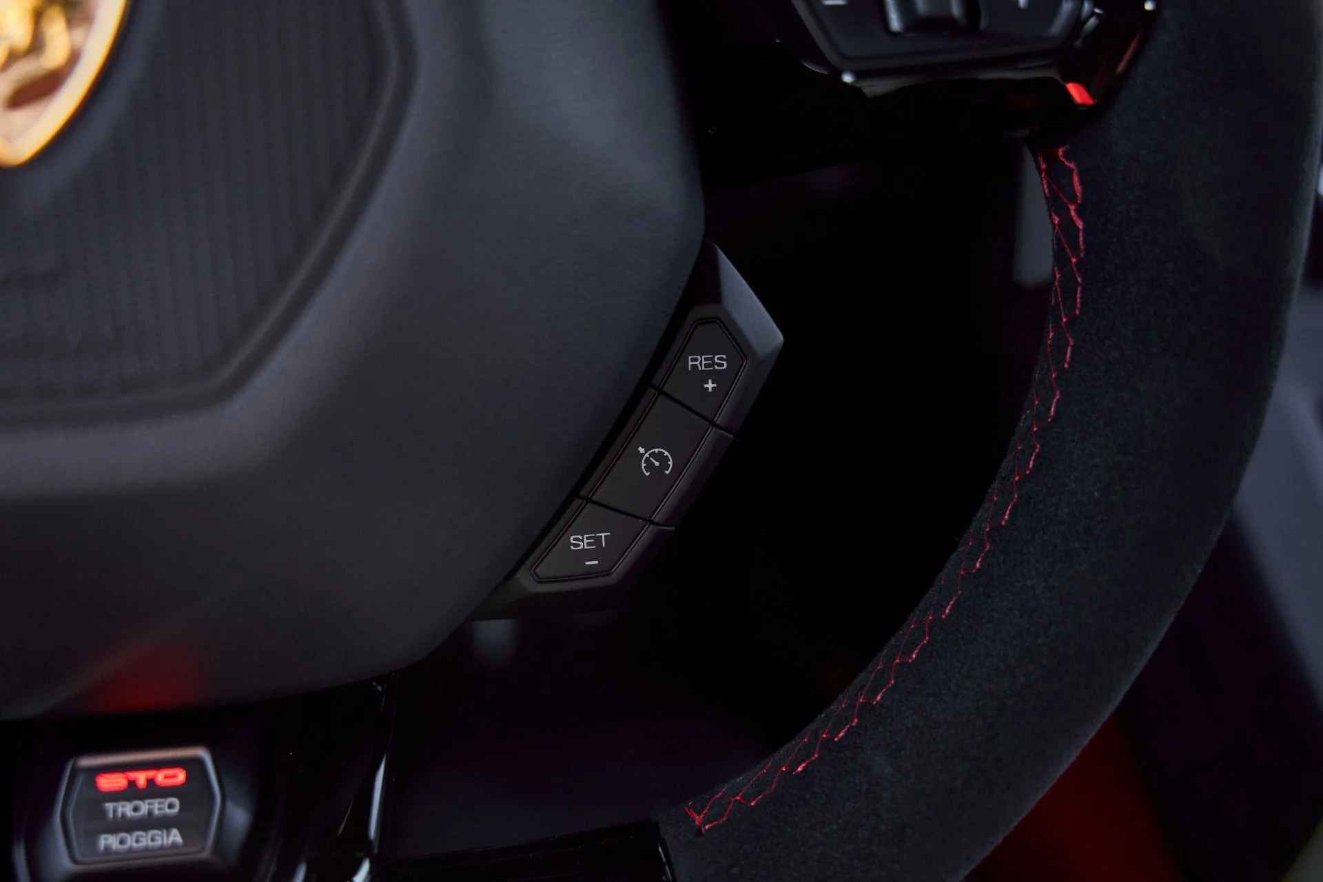 mph056_3978477267_Used_2024_Lamborghini_Huracan_STO_1768271467_6717892f59