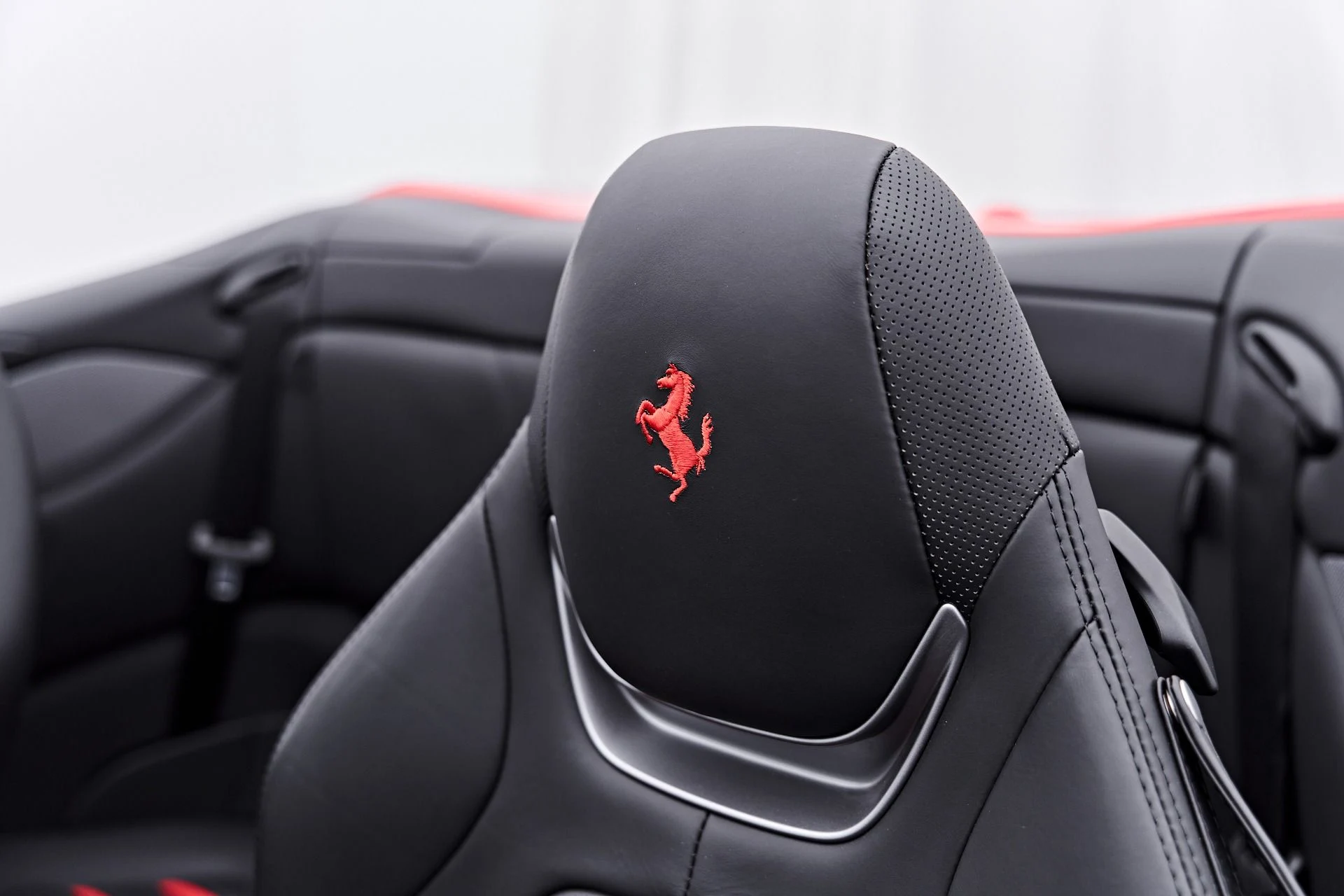 mph056_4016902049_Used_2022_Ferrari_Portofino_M_Base_1790300198_8c7e25cbf3