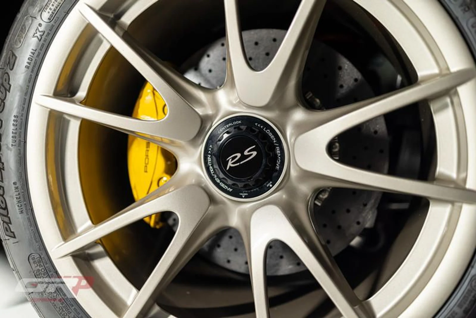 mph056_4026296011_4702_A775_E9_B4_4104_A410_B840_A1_B1_D337_7e56360634