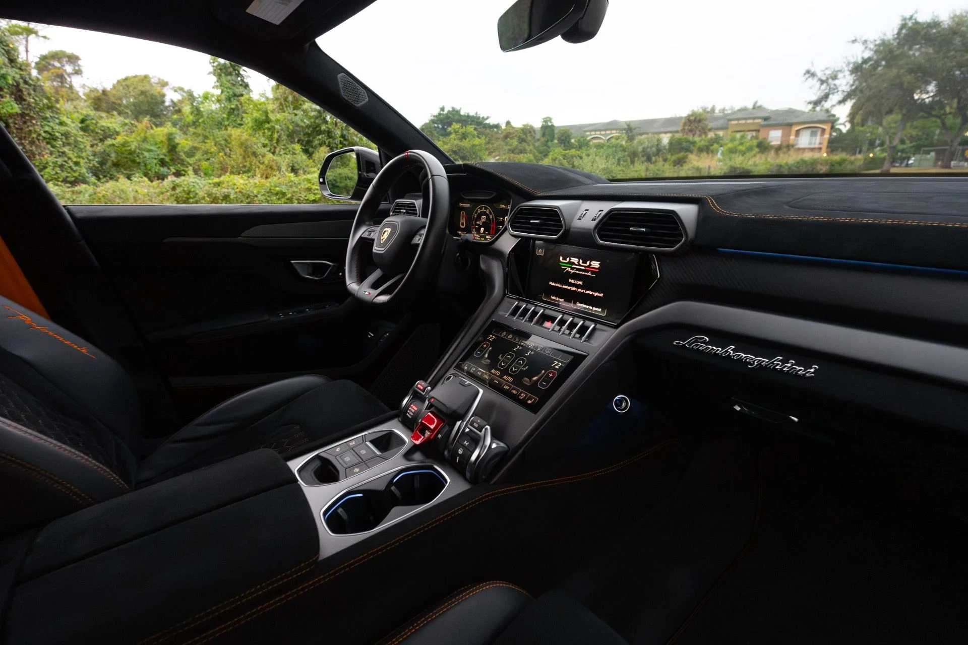 mph056_4042727645_Used_2023_Lamborghini_Urus_Performante_1764644913_c1bfee7b65