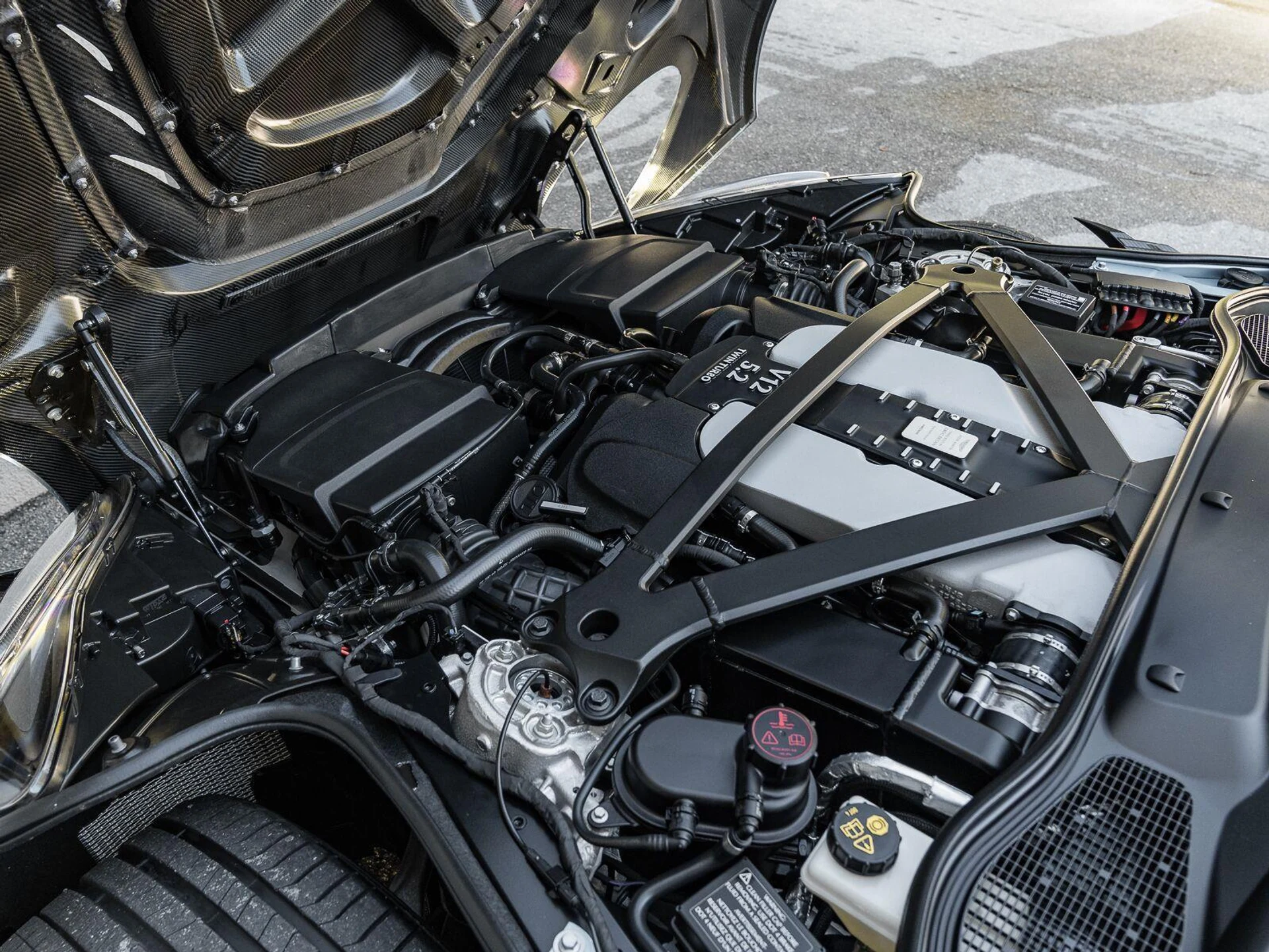 mph056_4049956462_Used_2023_Aston_Martin_DBS_770_Ultimate_1792181017_c229827730