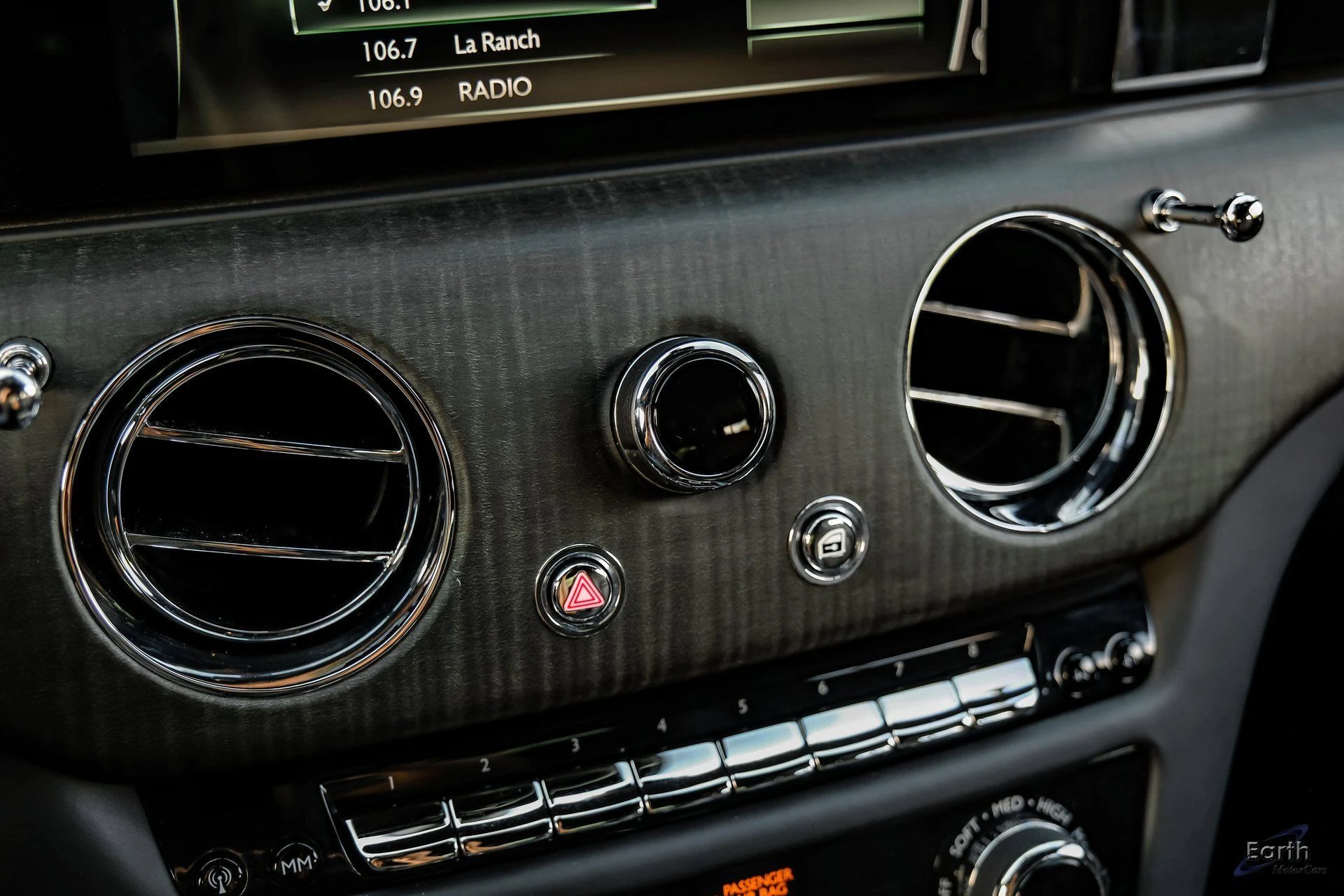 mph056_4053160228_cccc6e92a59091af6734f05930ccc2b8x_72fe6ec667