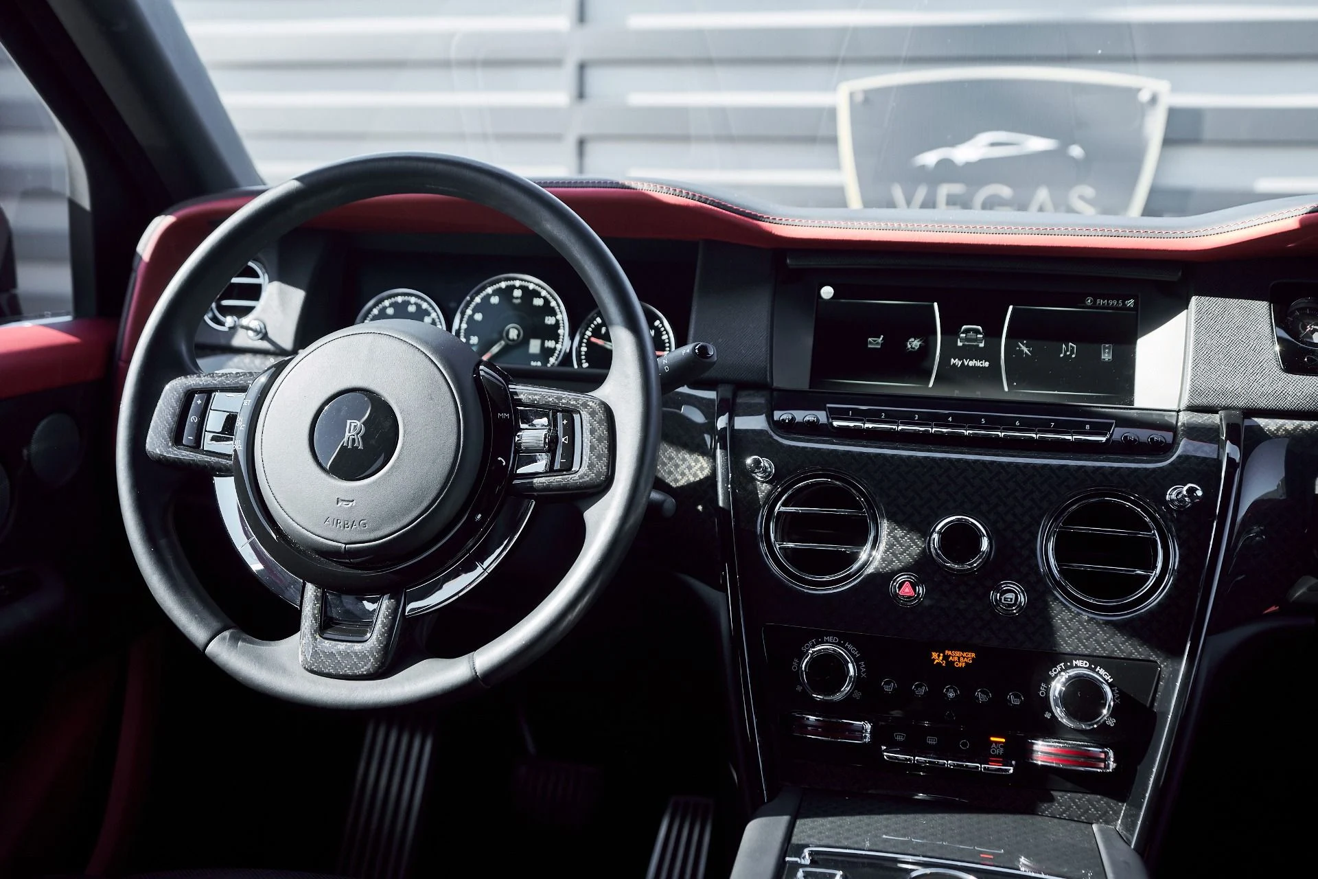 mph056_4094011679_Used_2022_Rolls_Royce_Cullinan_Black_Badge_1764038800_03b8b04c91