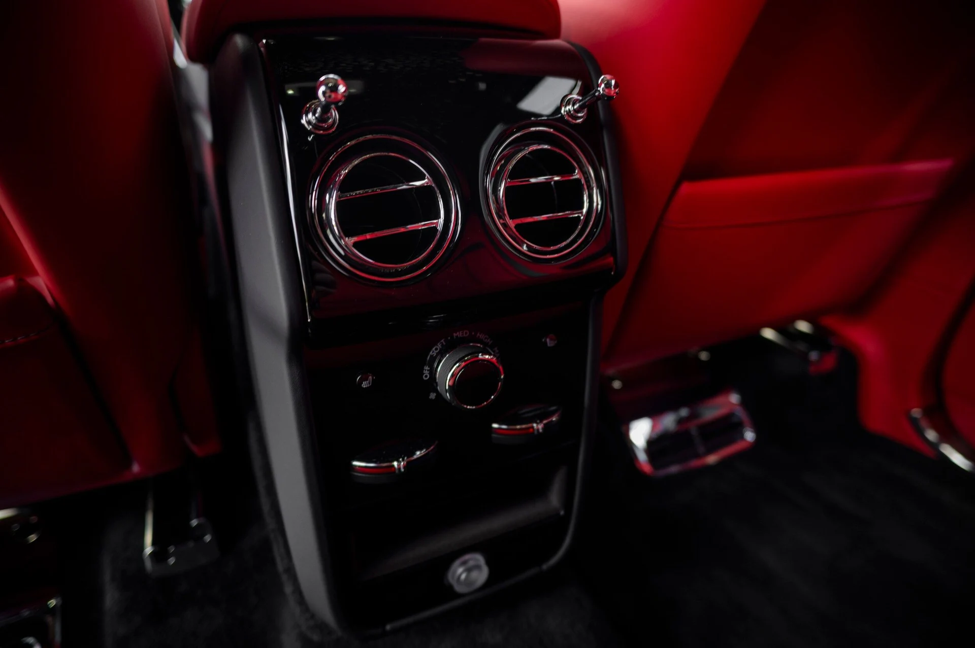 mph056_4101627118_00d08a86ba6e41828be0ee53b2c71666_51e9547811