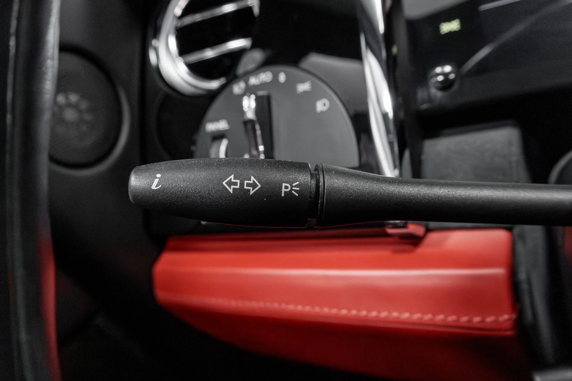 mph056_4133592128_Used_2014_Rolls_Royce_Wraith_1768708203_5685007c4a