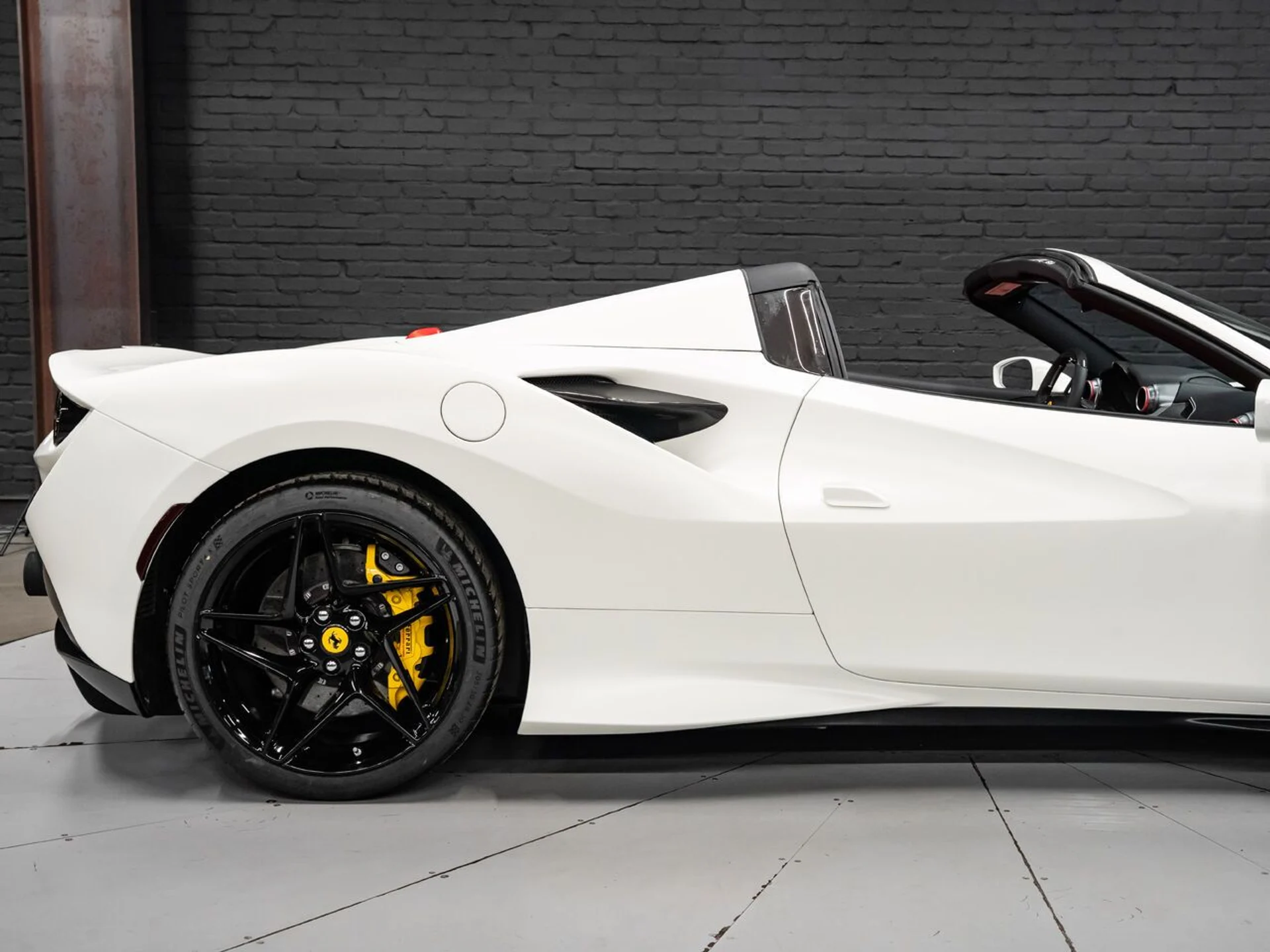 mph056_4199616186_ferrari_f8_spider_2022_2705012798