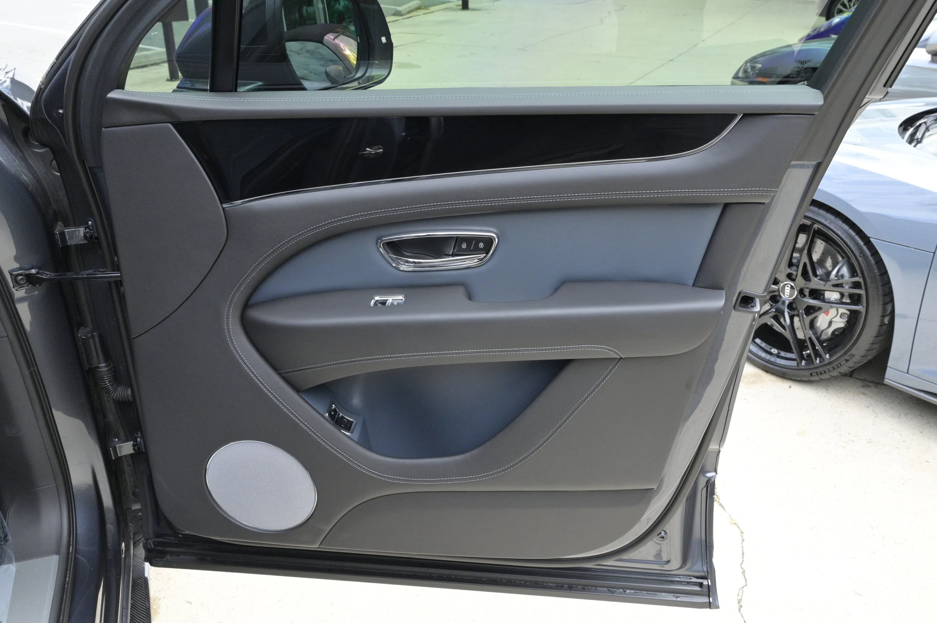 mph056_420807518_a76bb0e09544429eb5b6da1ff1de285c_e592dbb7a5