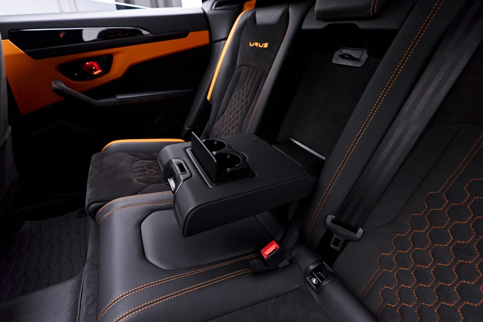 mph056_4213561550_Used_2024_Lamborghini_Urus_S_1759191703_eddc2c238c