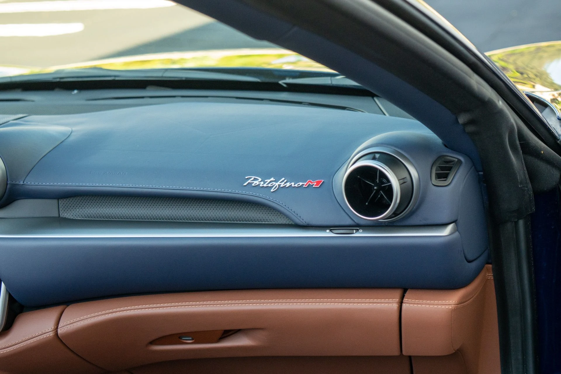 mph056_4251943181_Used_2022_Ferrari_Portofino_M_1761343273_0bfaeb773b