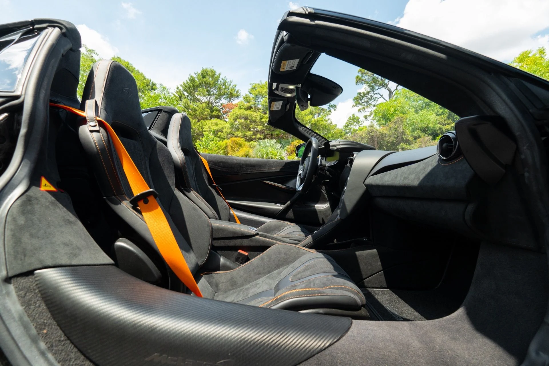 mph056_4285003365_Used_2024_Mc_Laren_750_S_Spider_1755900989_2fd61423cc
