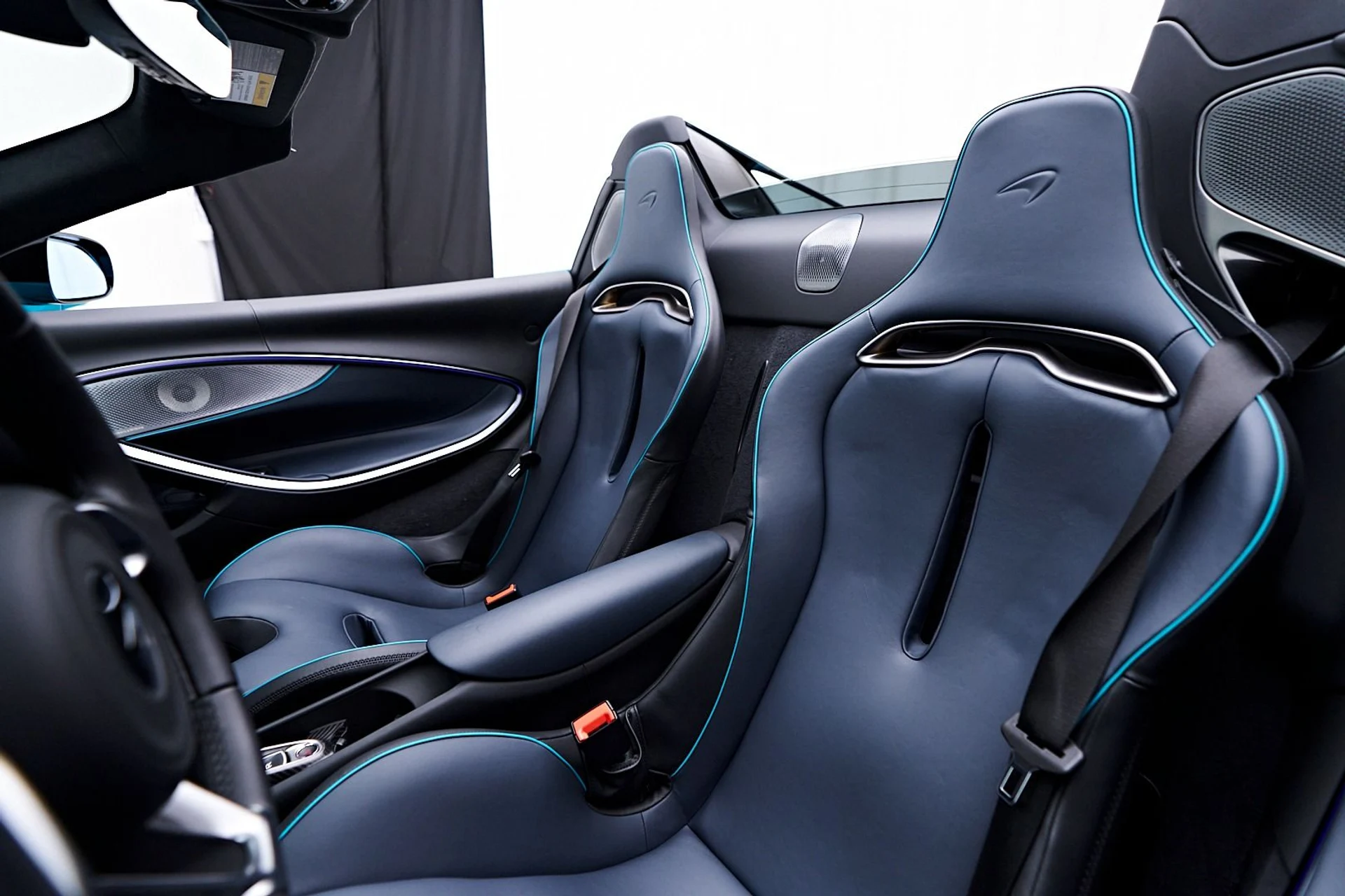 mph056_448098836_Used_2025_Mc_Laren_Artura_Tech_Lux_1745952984_b9931989b4