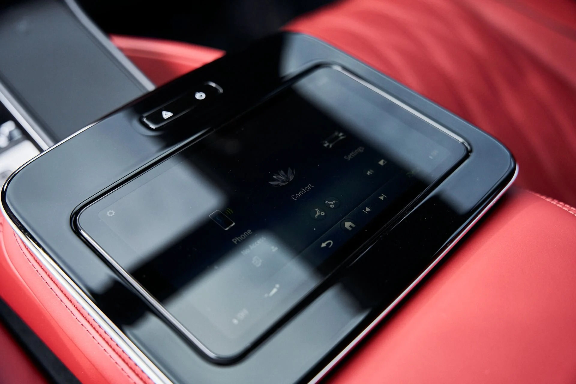 mph056_454809500_Used_2026_Mercedes_Benz_GLS_Maybach_GLS_600_1769136380_6909ca5faf